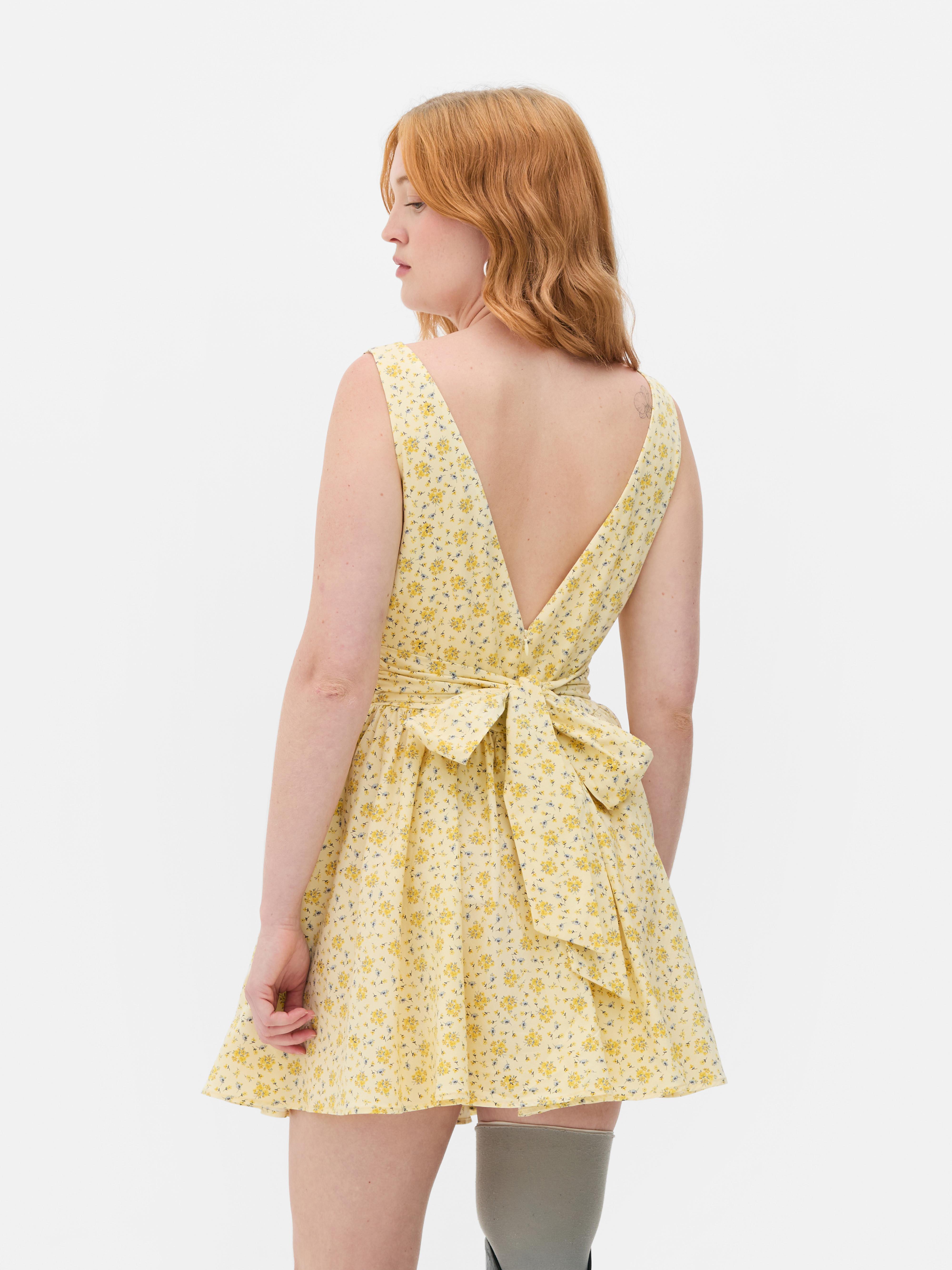 Rochie mini în stil corset cu fundă