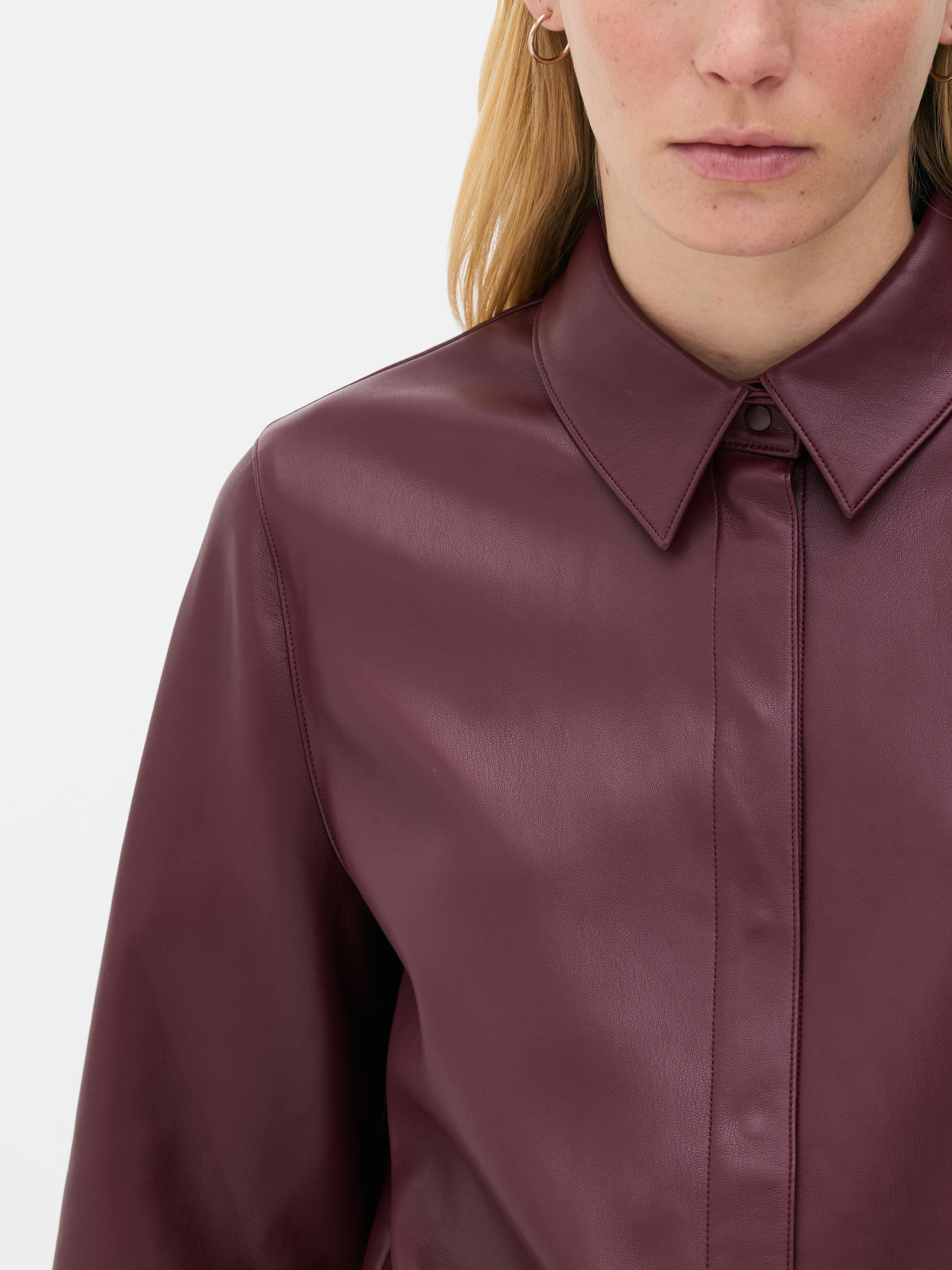 Chemise boyfriend en simili cuir
