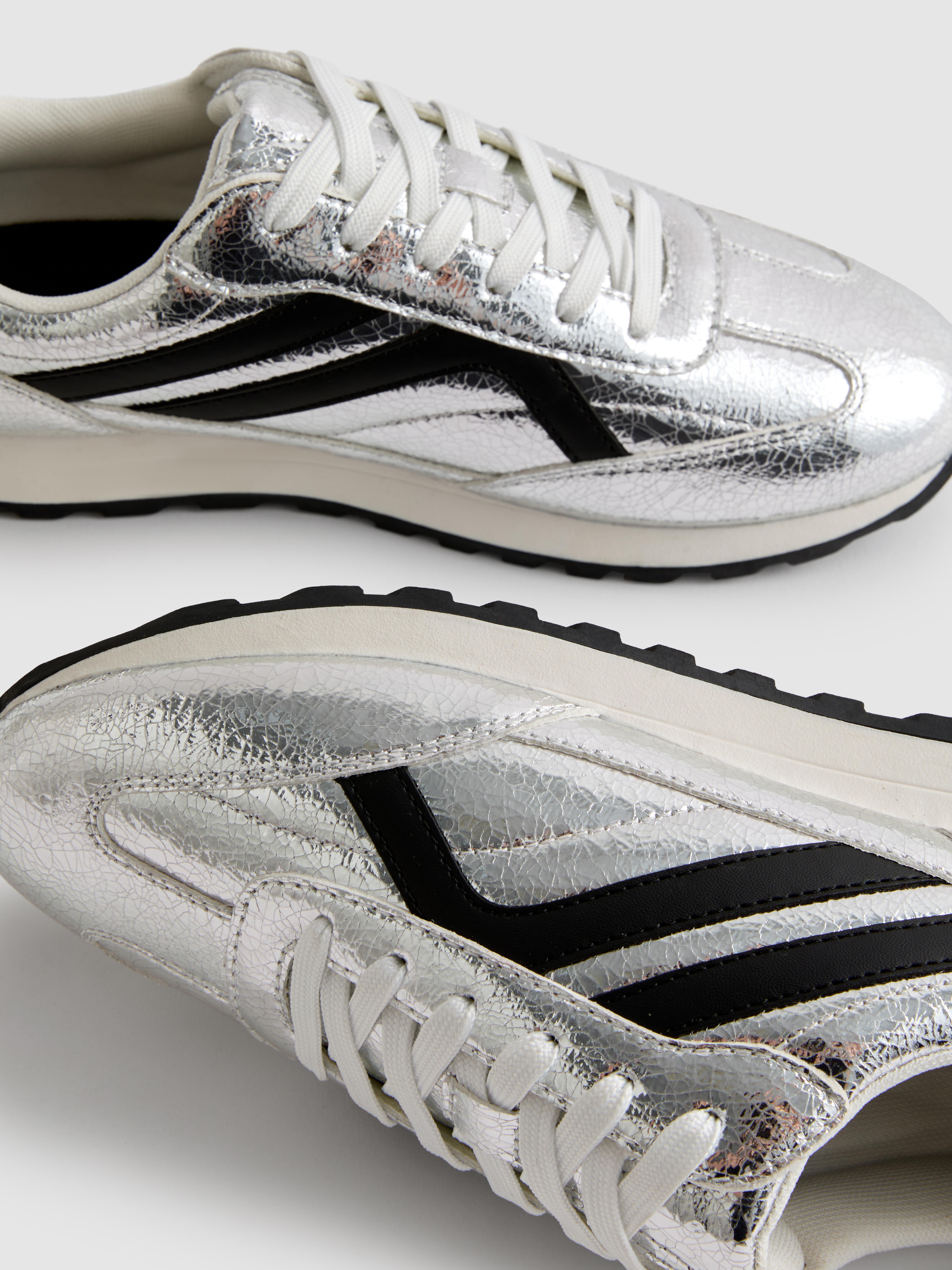 Retro Side Panel Trainers