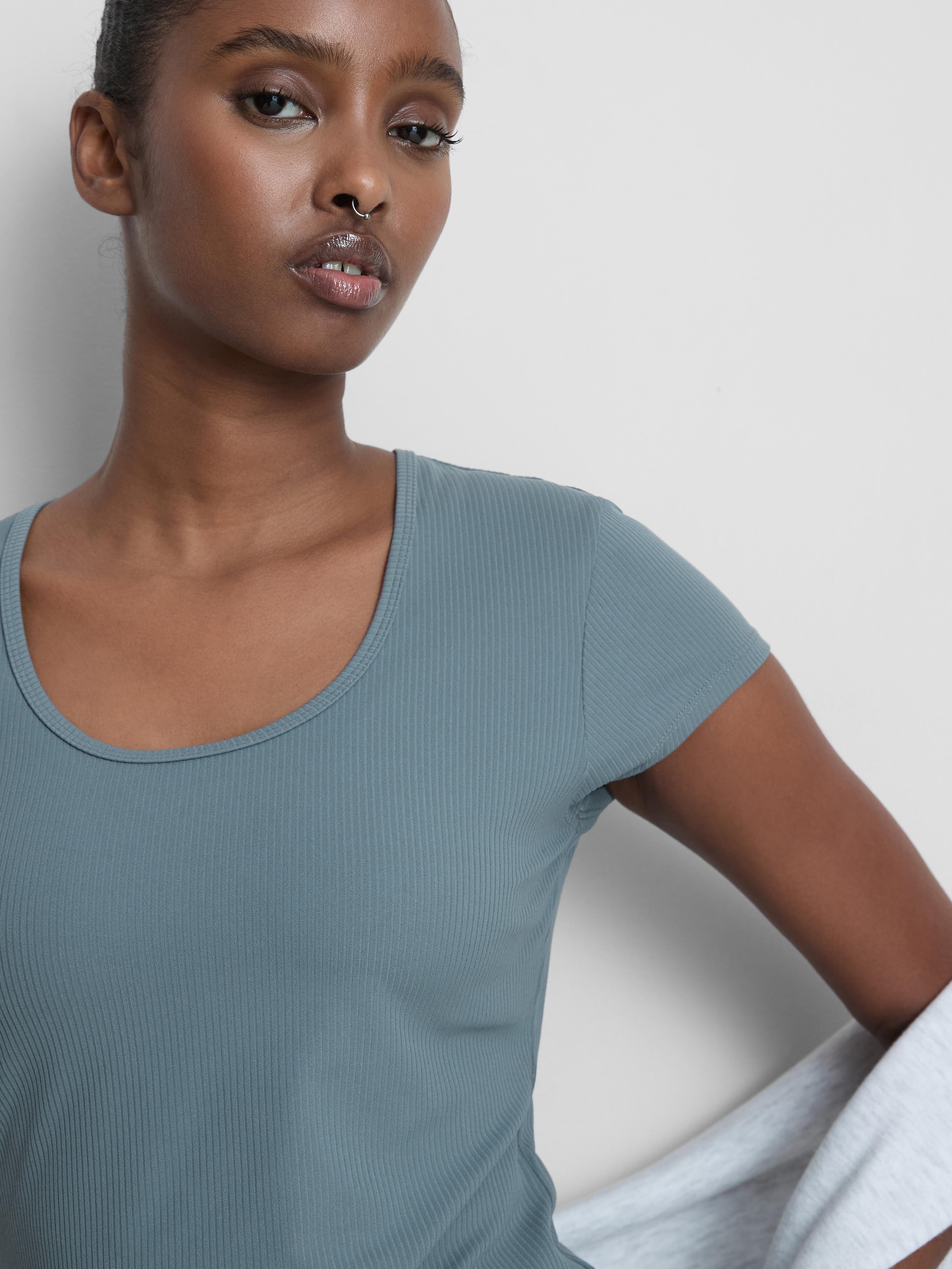 Ribbed Scoop Neck Tee