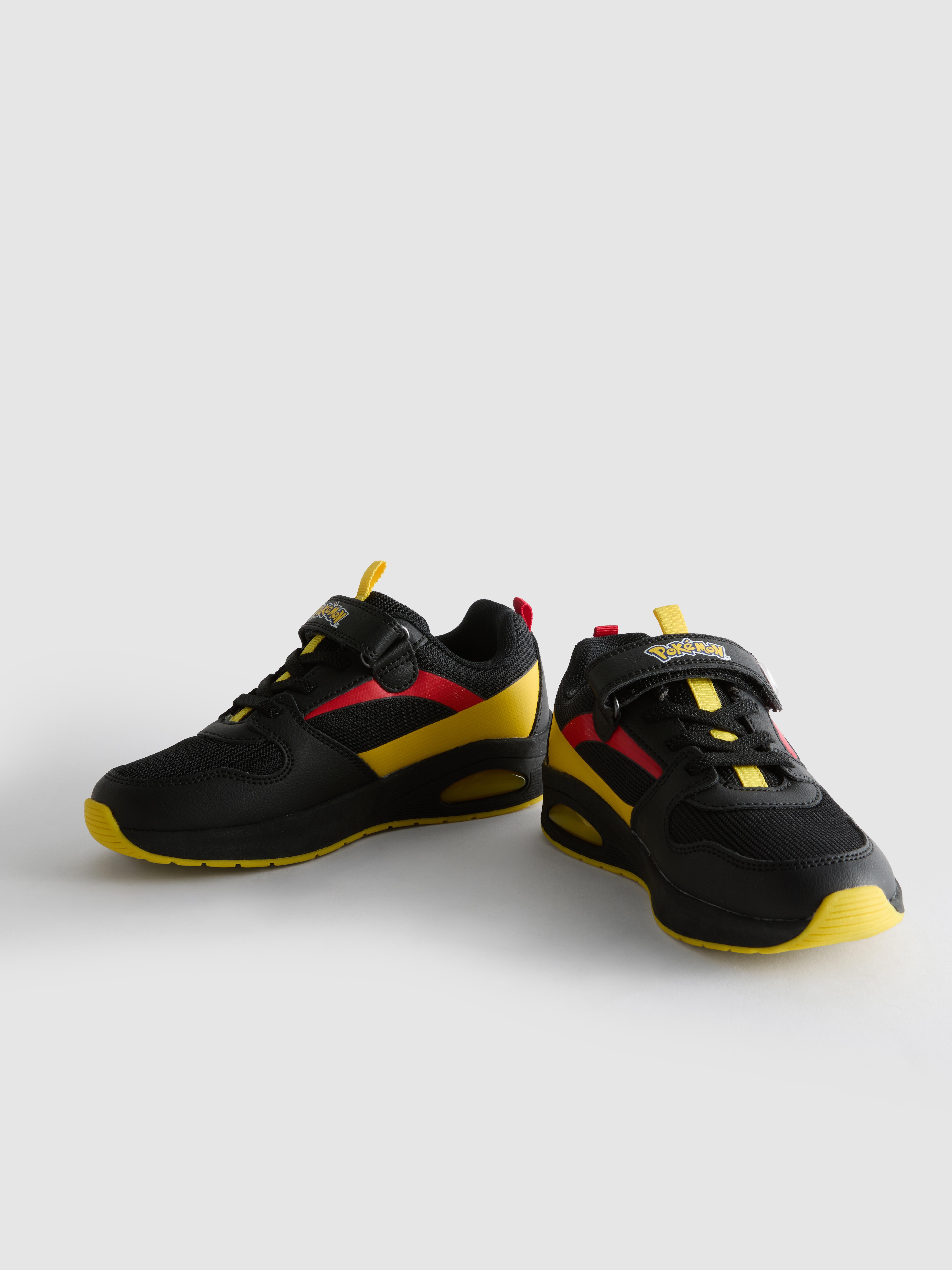 Pantofi sport cu luminițe Pokémon