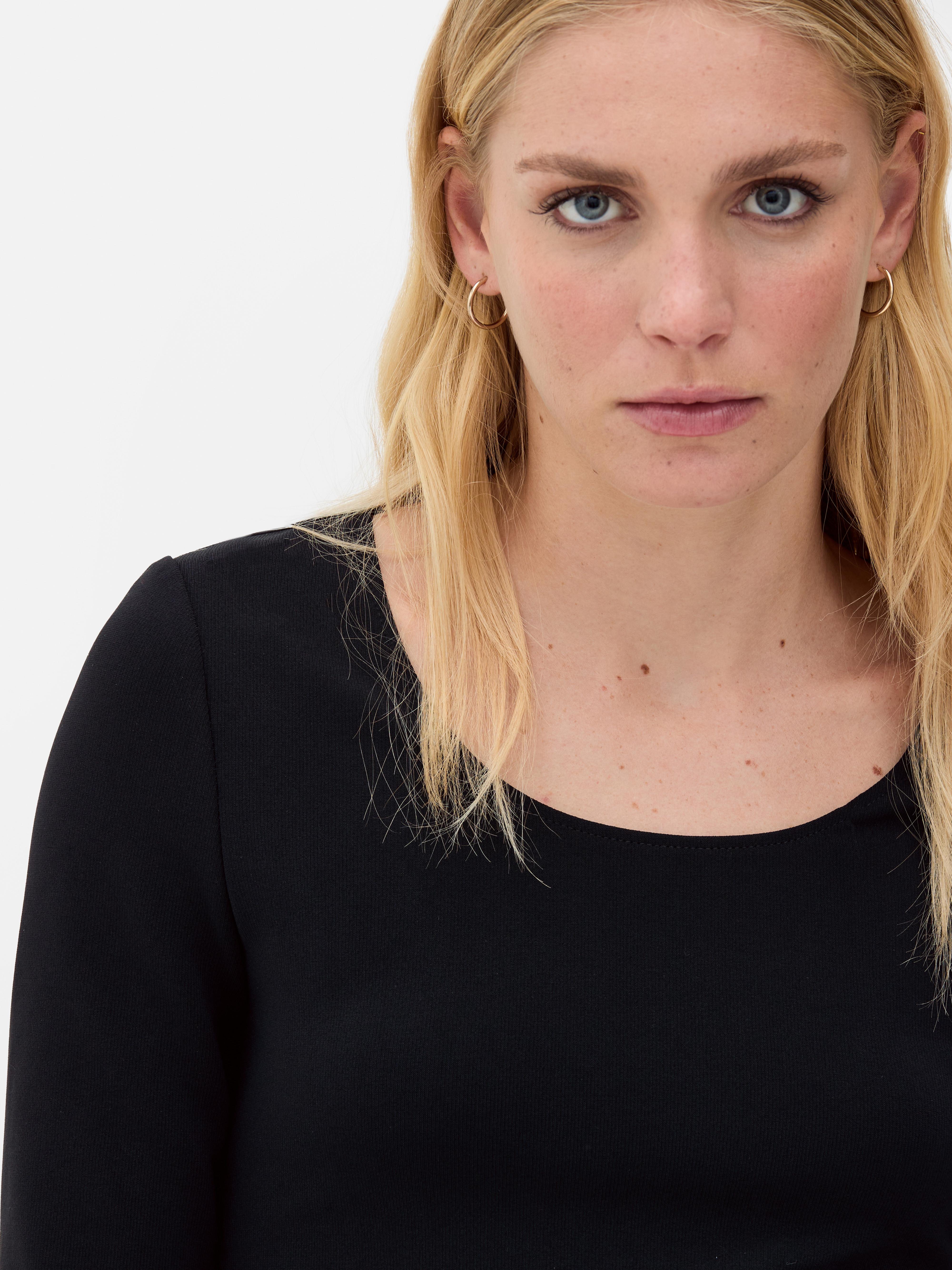 Scoop Neck Long Sleeve Top