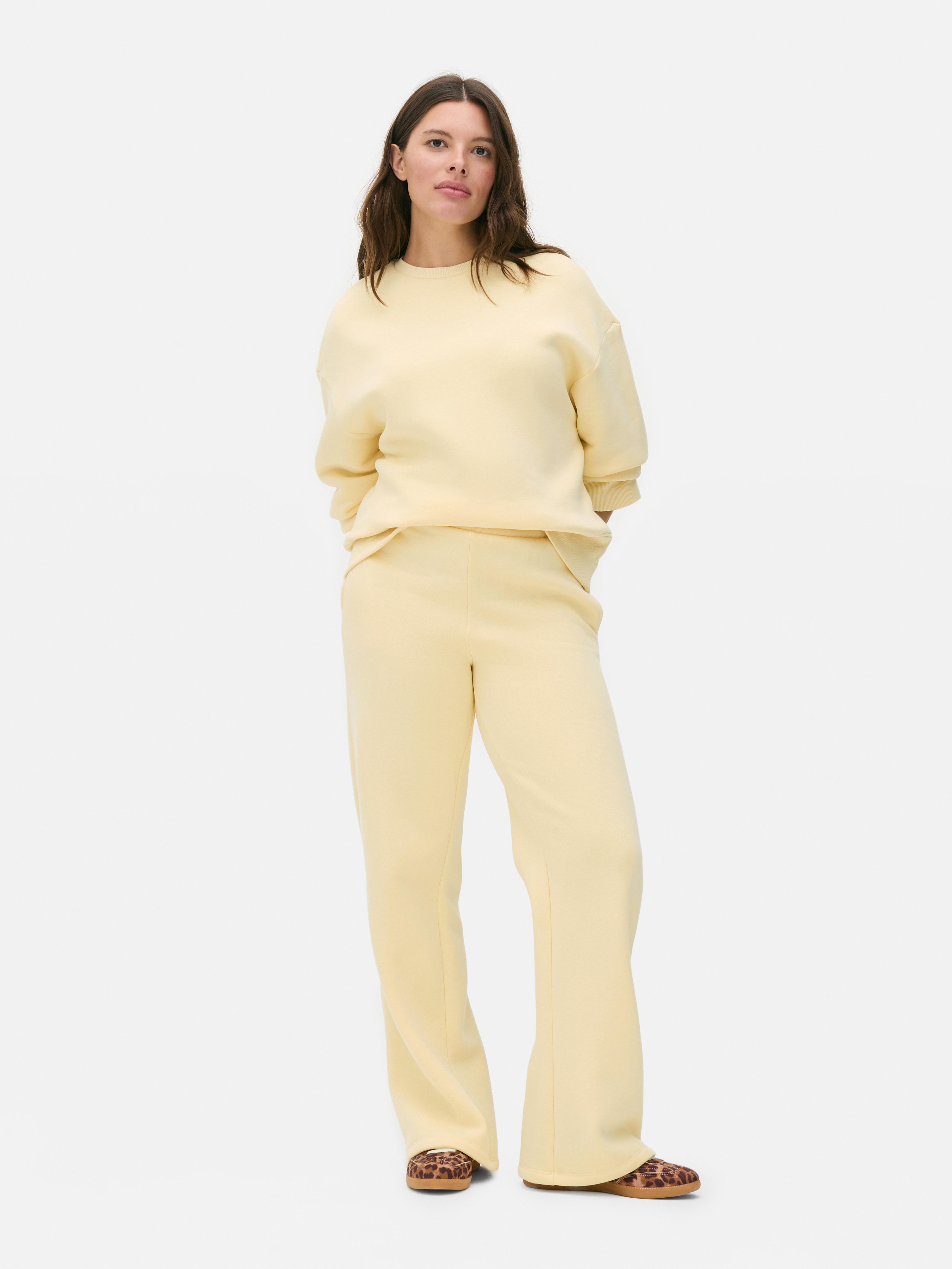Essential Relaxed Sweatshirt