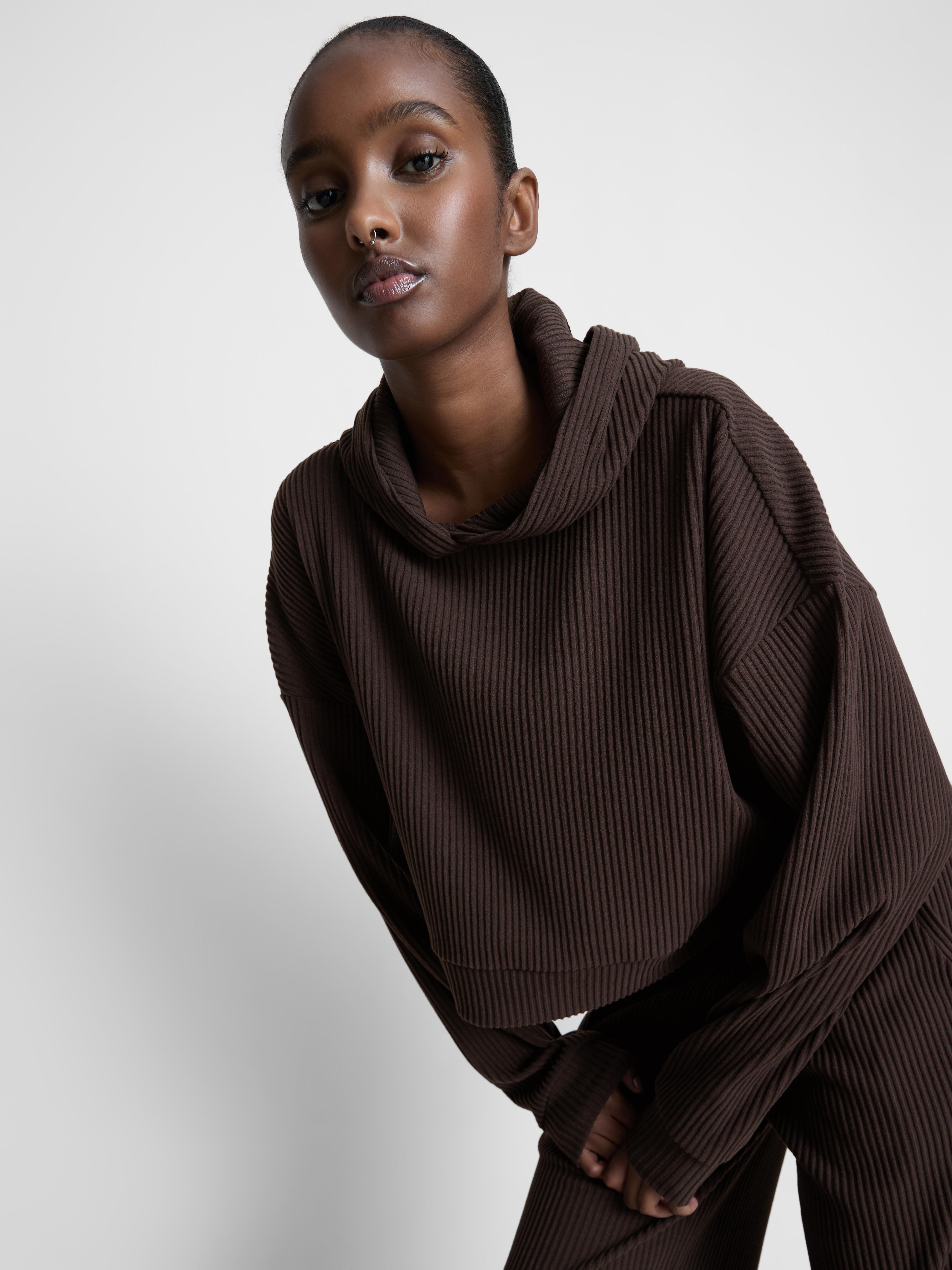 Ribbed Cropped Hoodie
