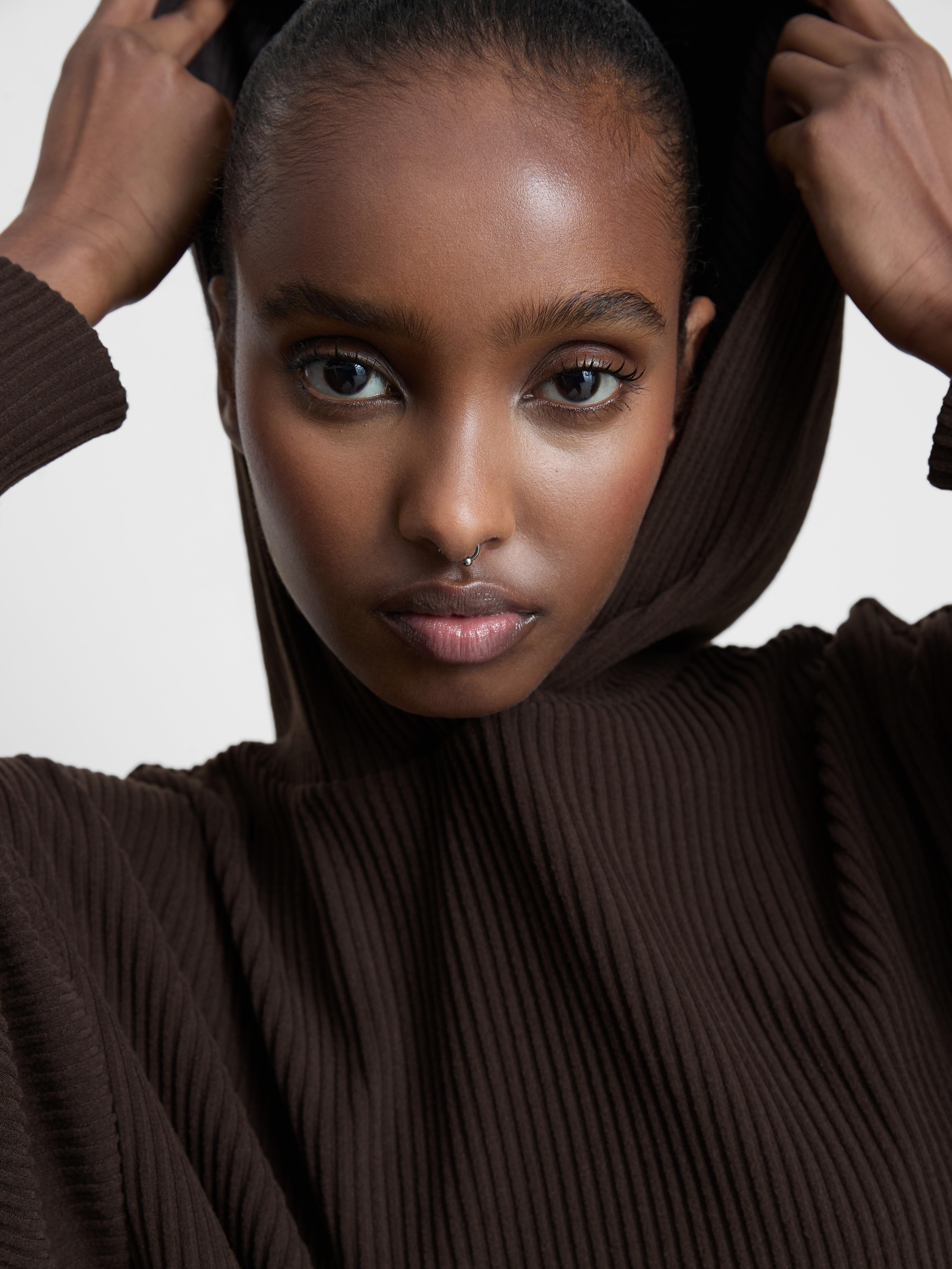 Ribbed Cropped Hoodie