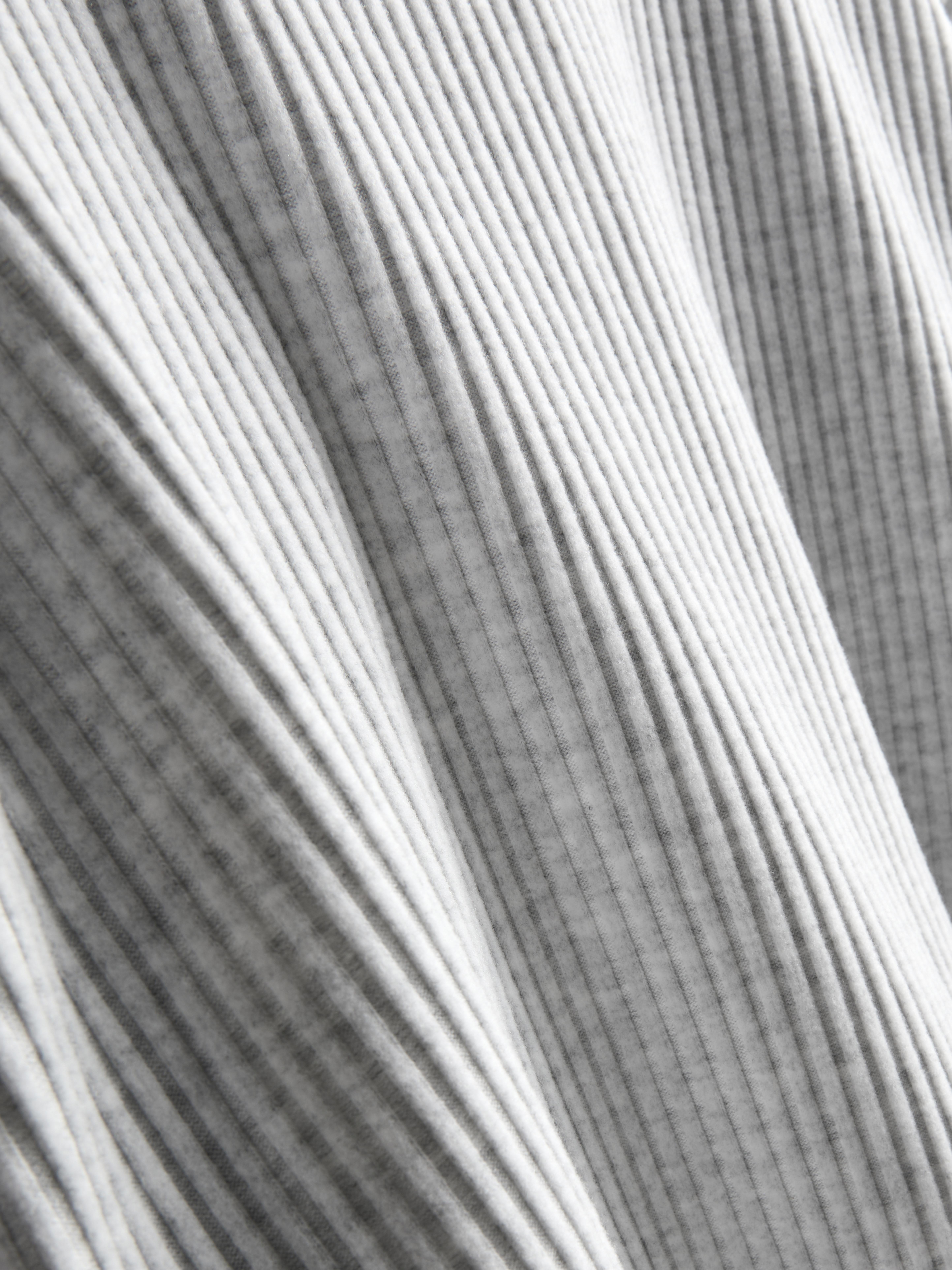 Ribbed Cropped Hoodie