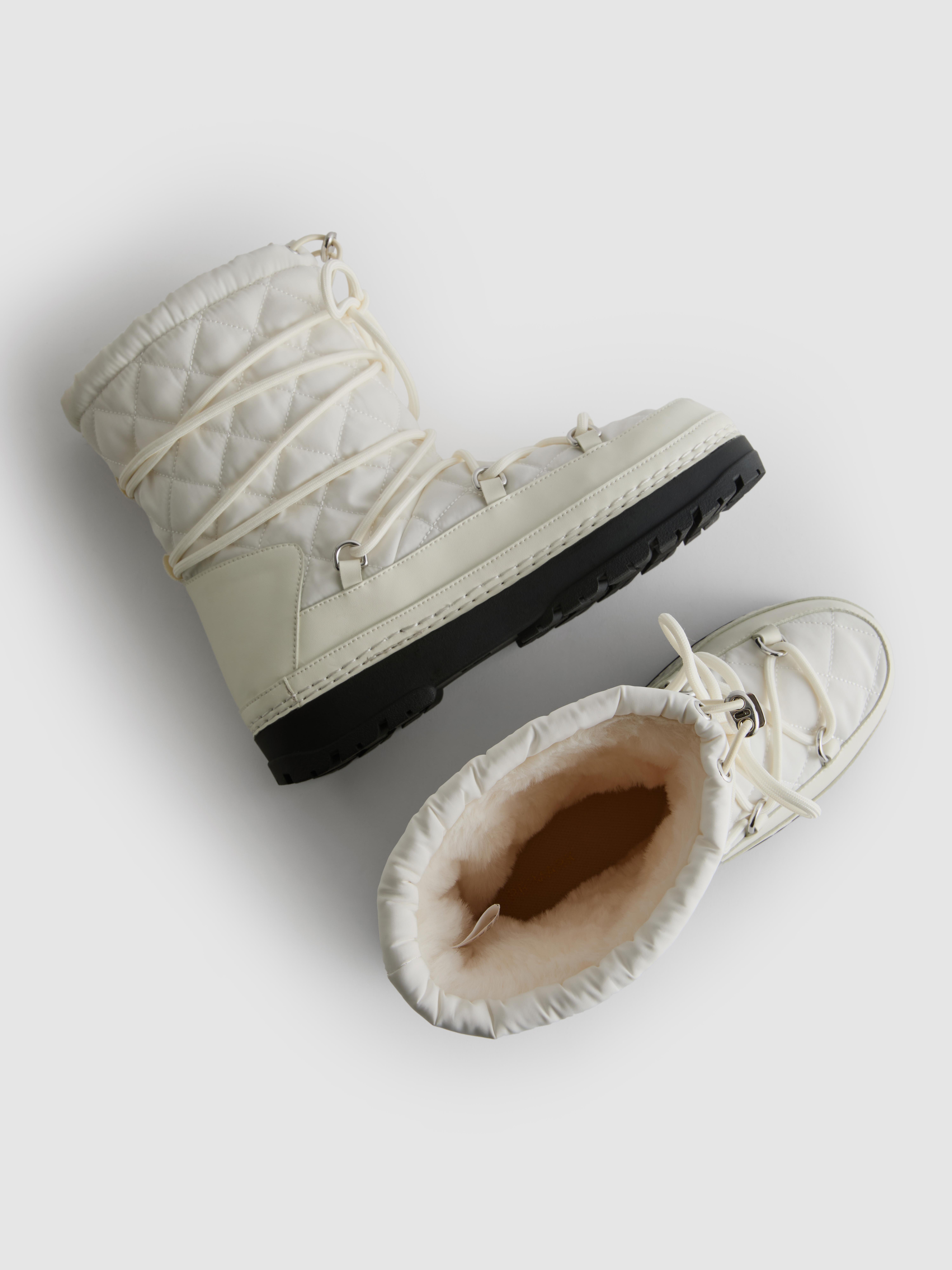Lace-Up Snow Boots