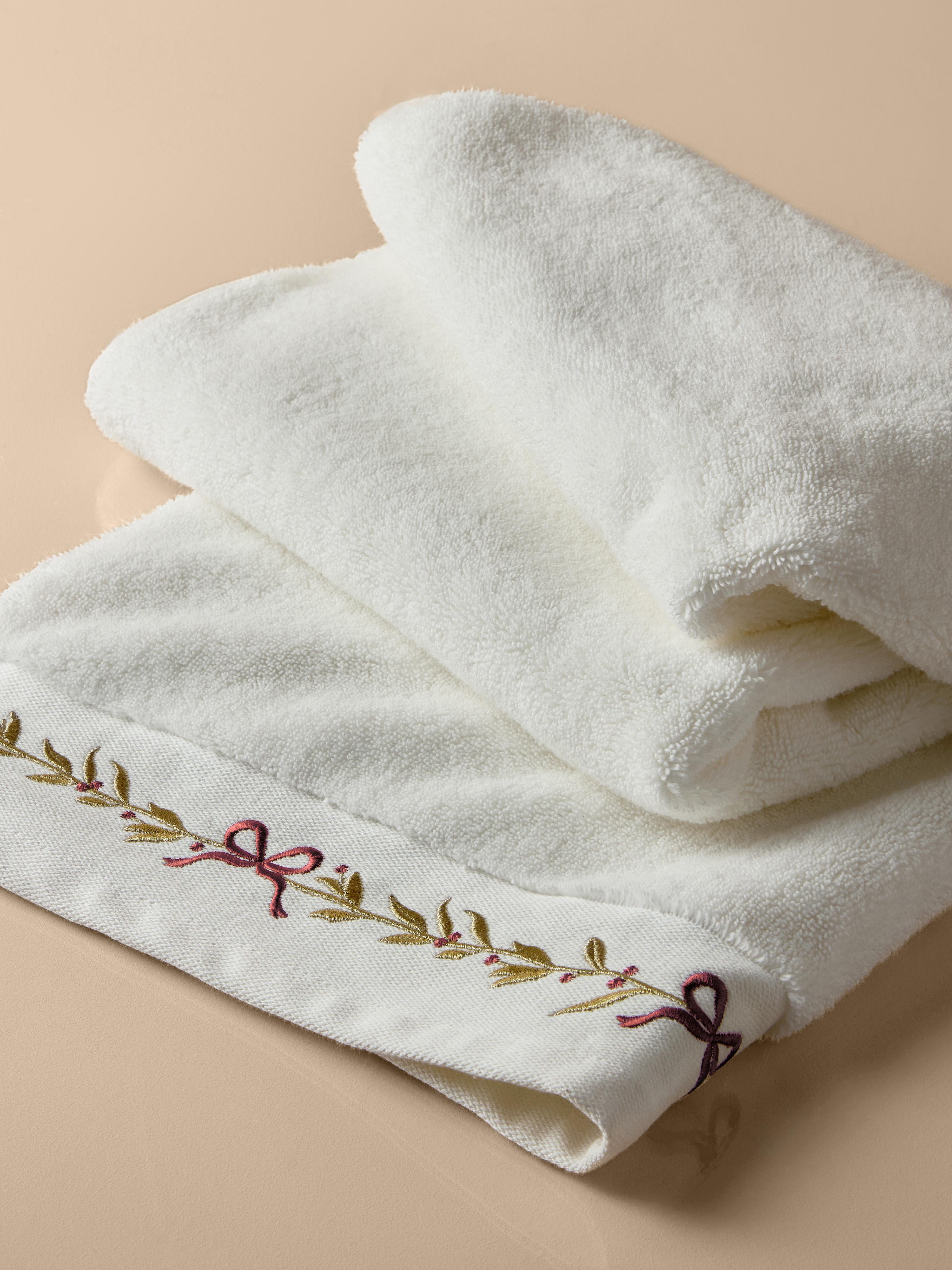 The Edit Bow Bath Towel