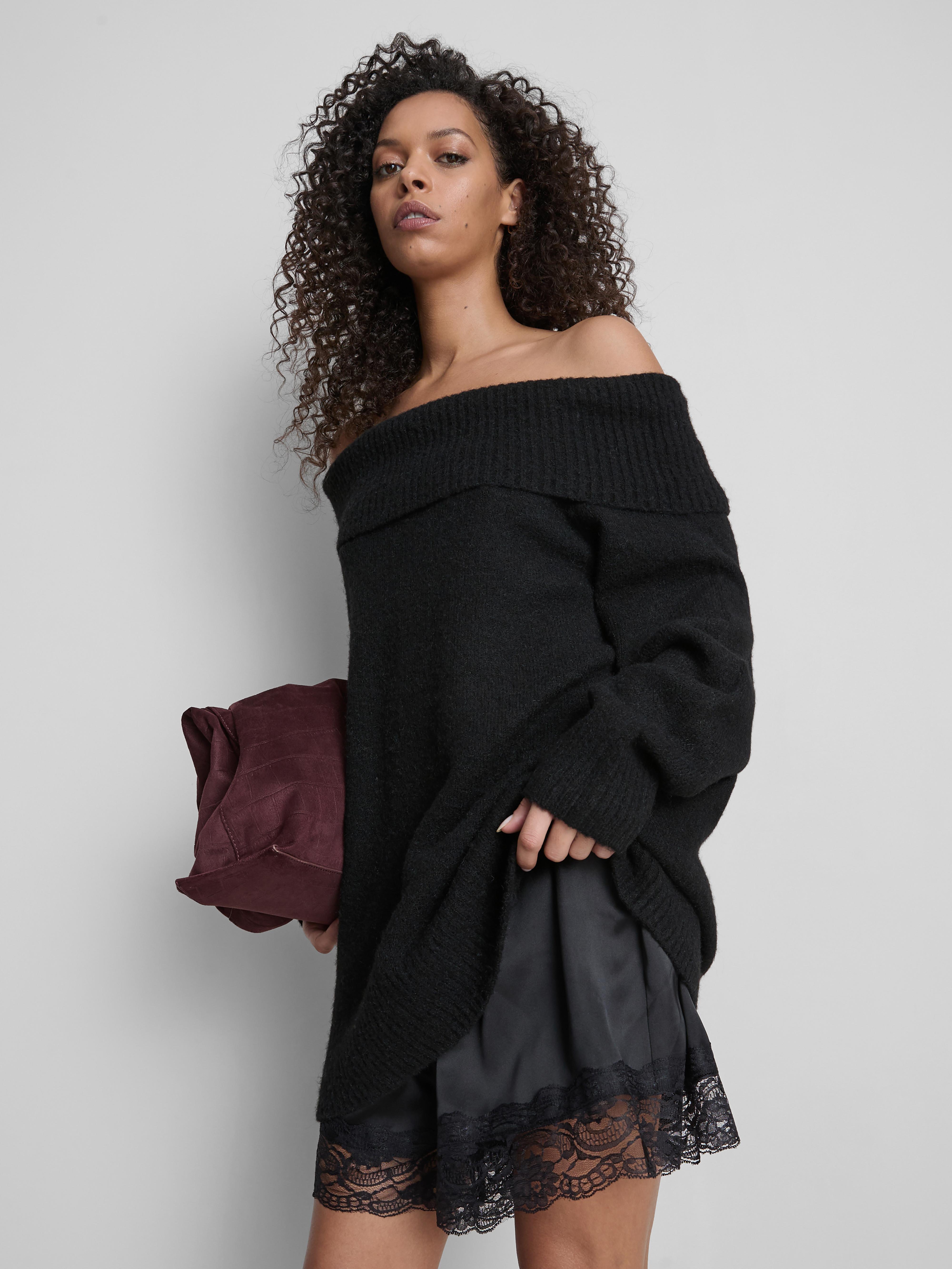 Dzianinowy sweter z dekoltem typu carmen