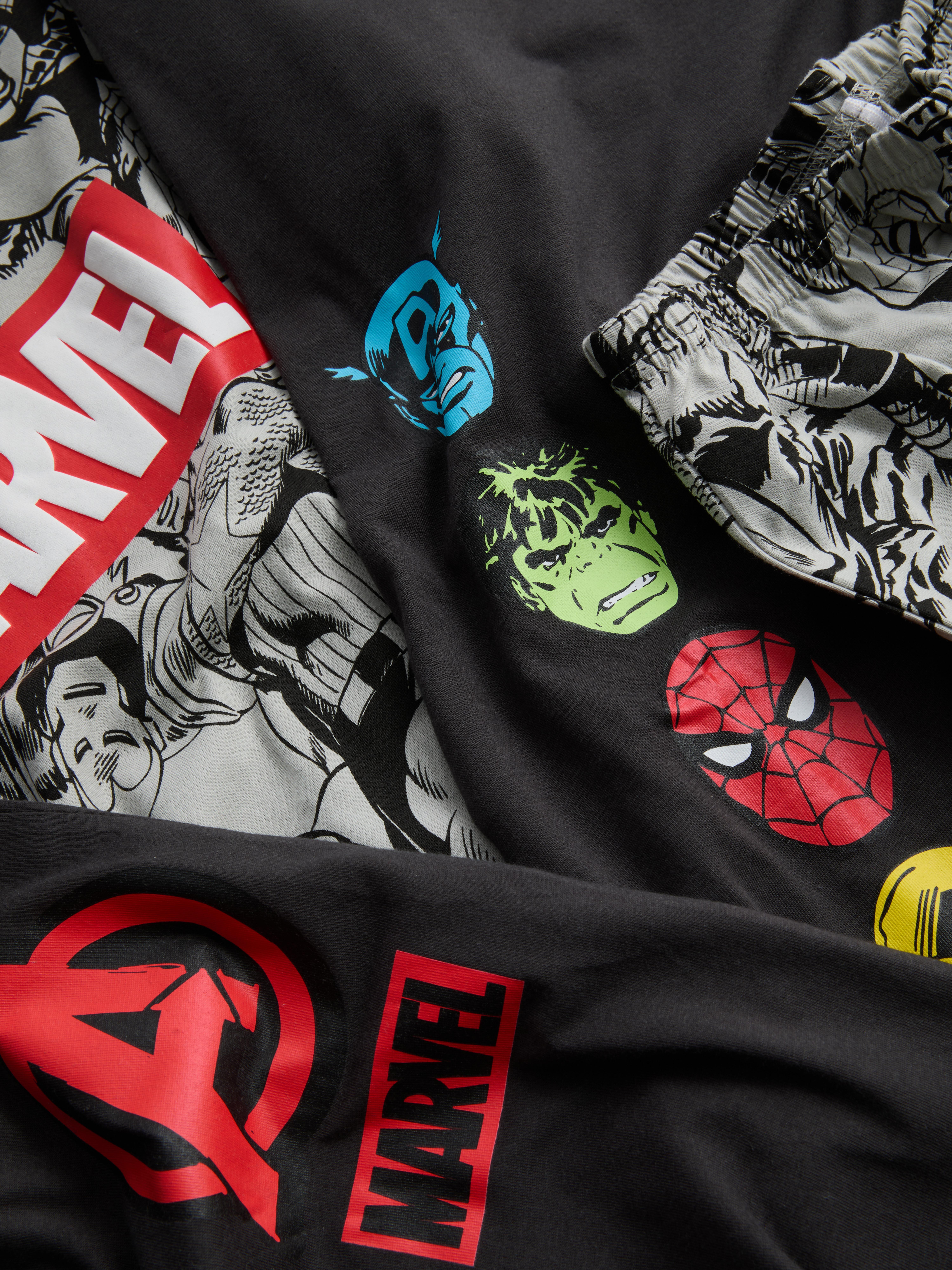 7–15 let | Pižami MARVEL, 2 kosa