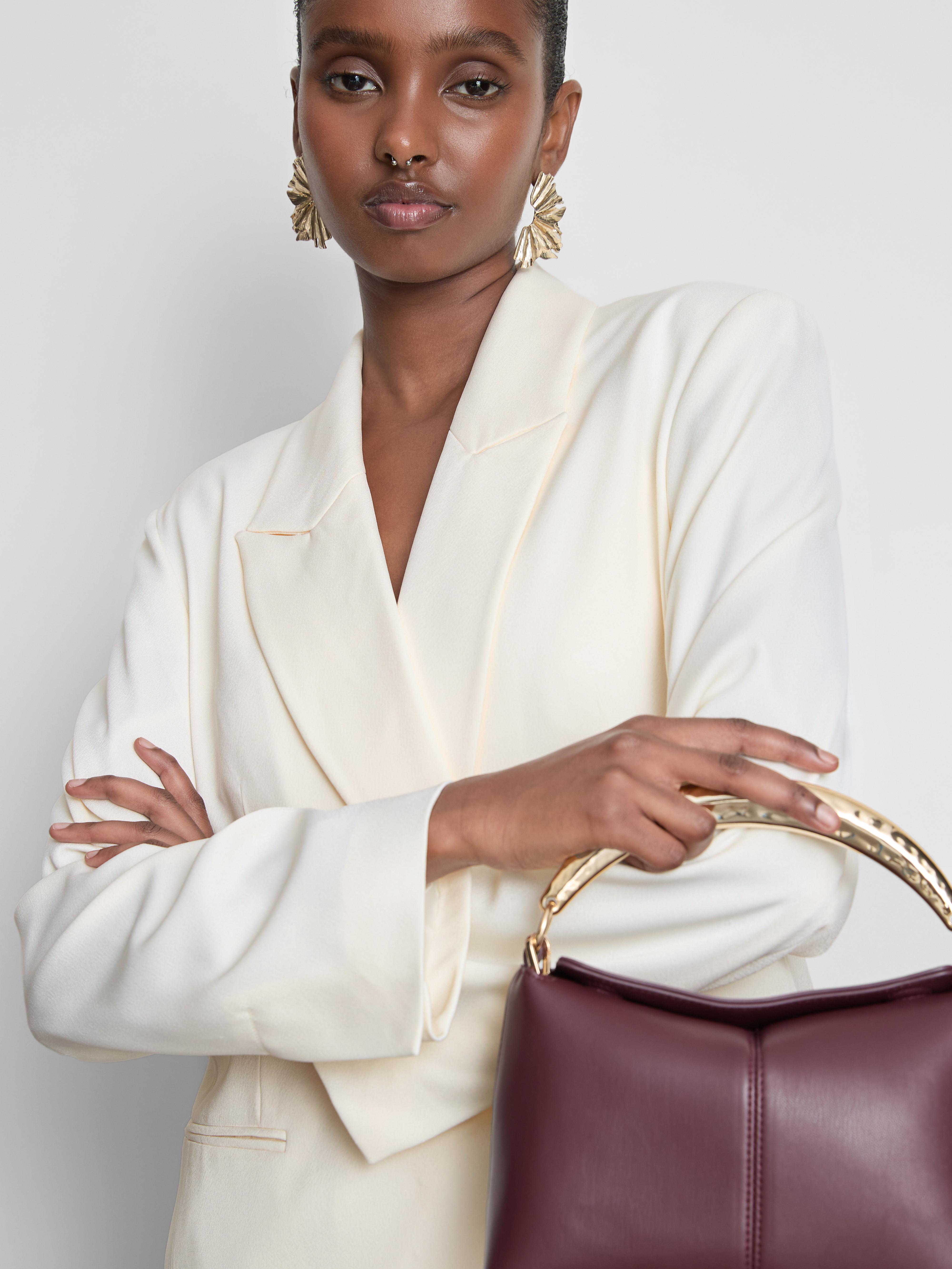 Blazer de satén de corte sastre