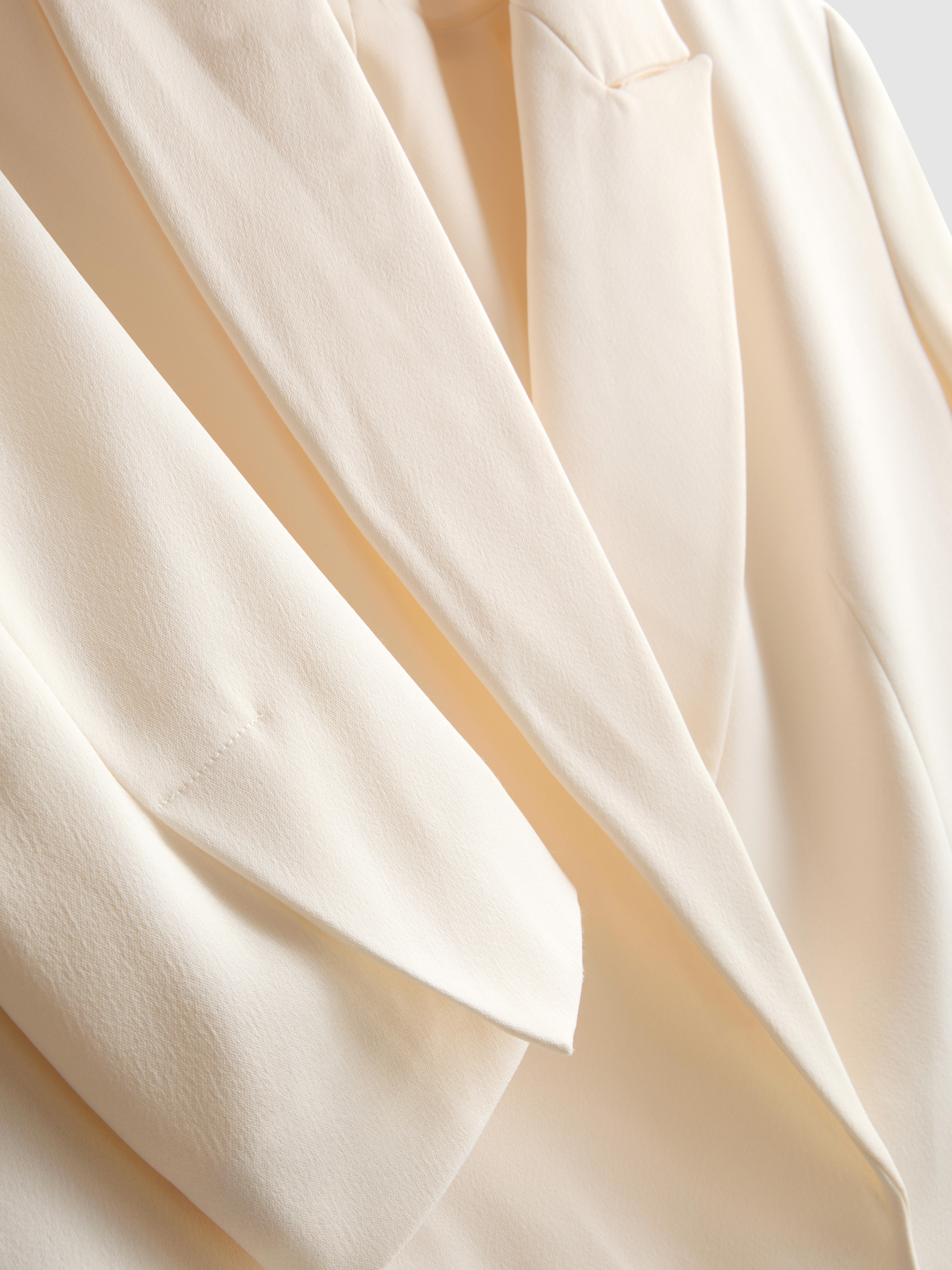 Blazer de satén de corte sastre