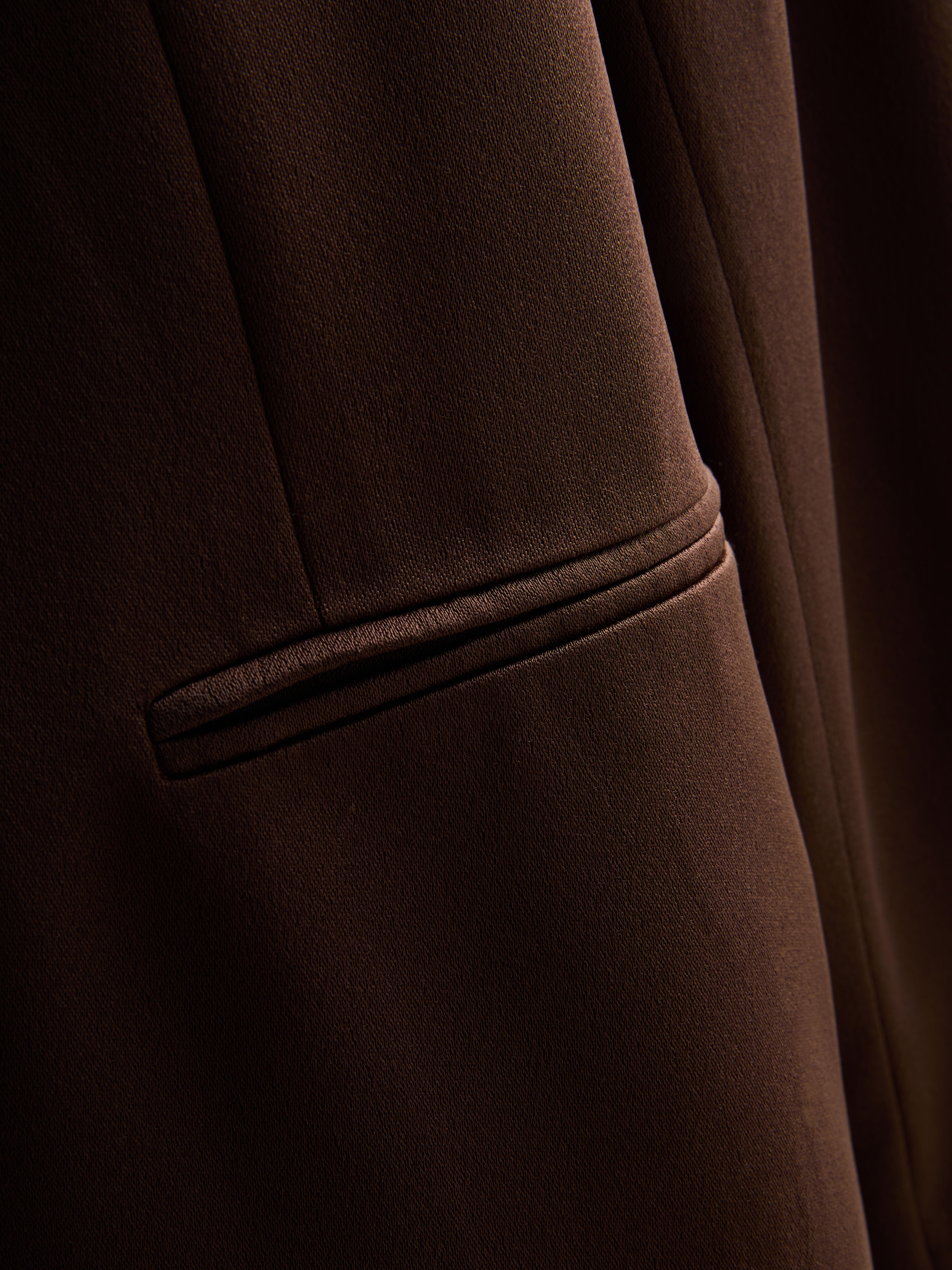 Blazer de satén de corte sastre