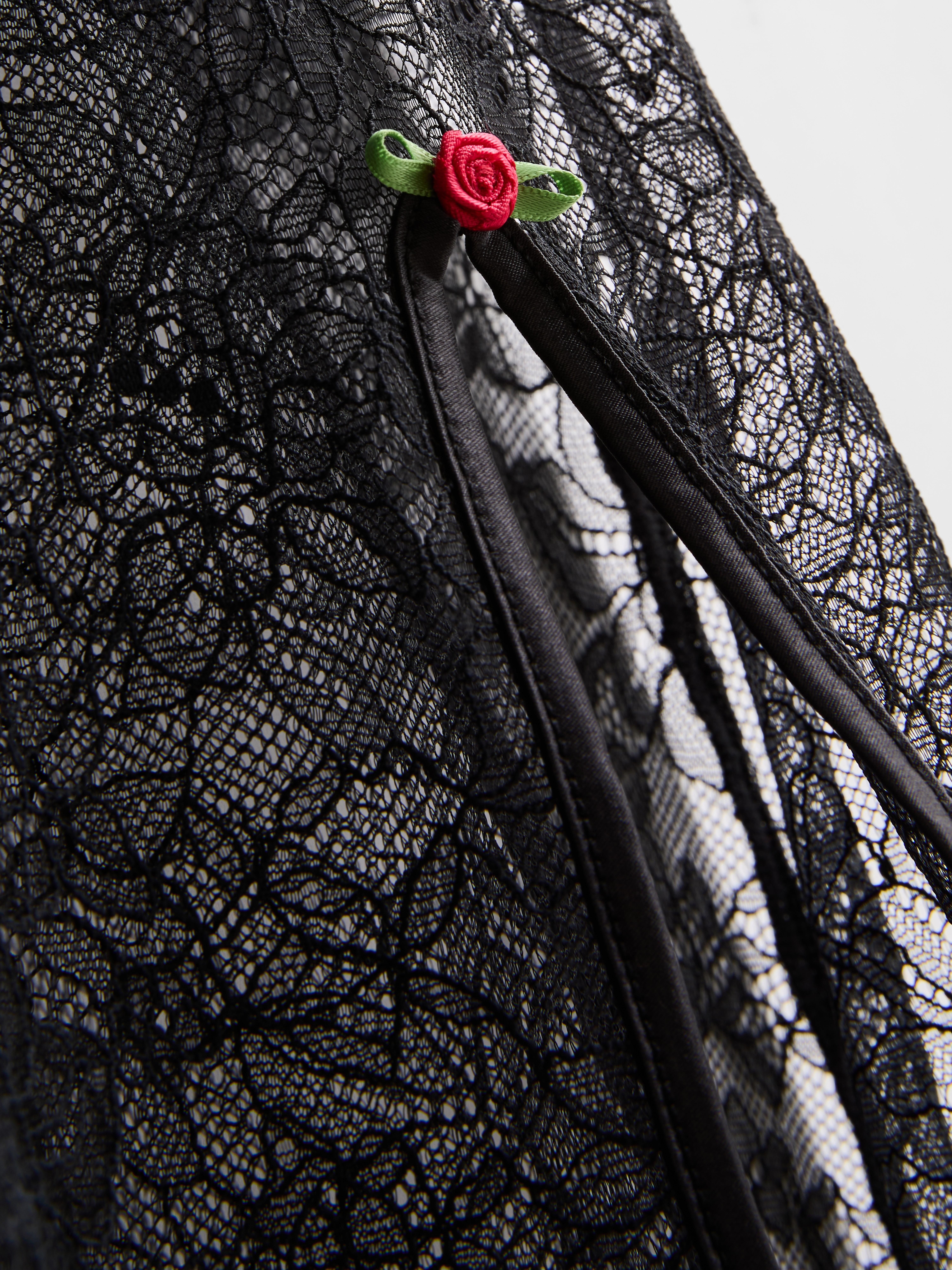 Rochie tip furou din dantelă cu sârme