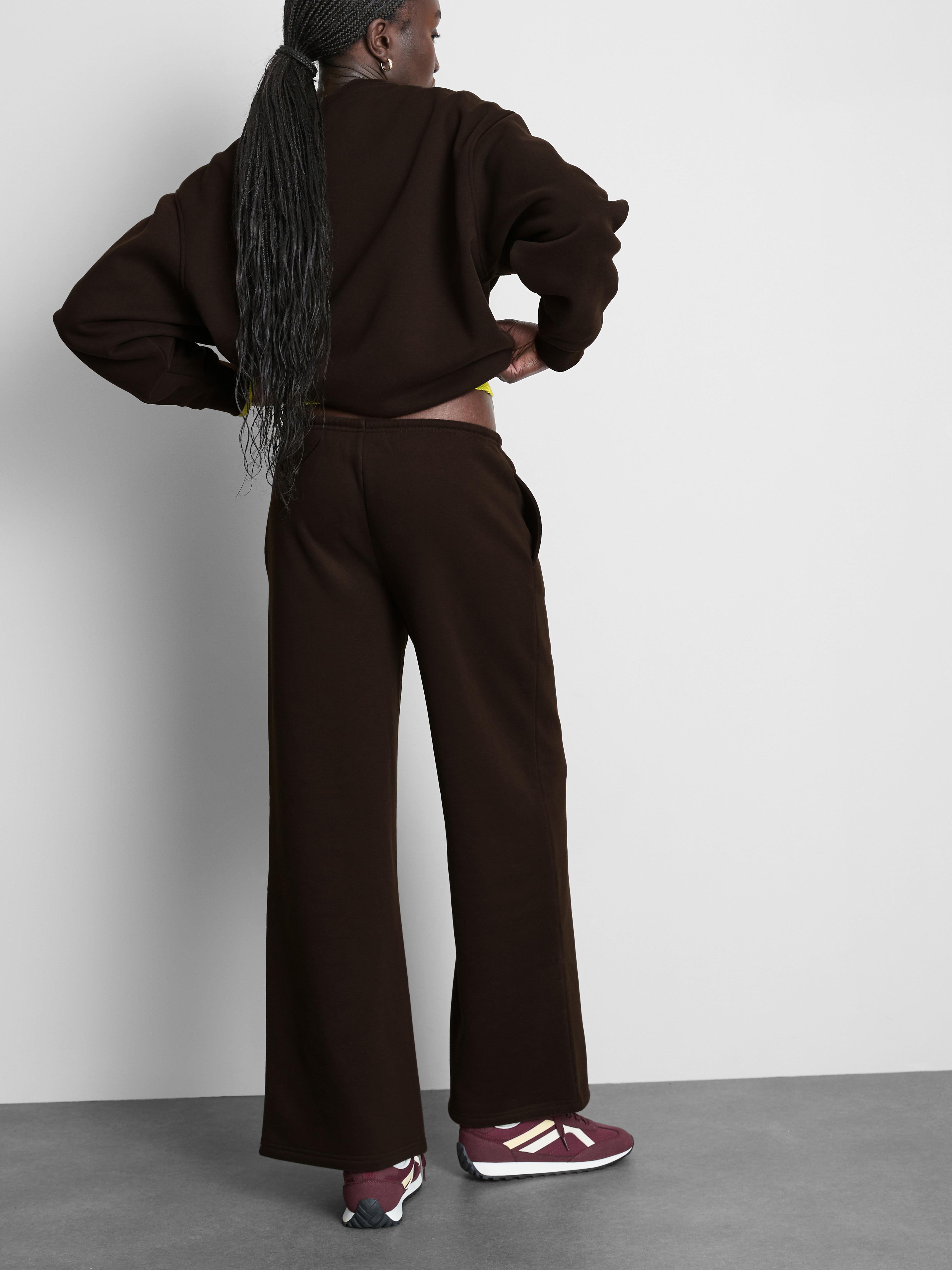 Women's Chocolate Peanuts Snoopy Graphic Sweatpants