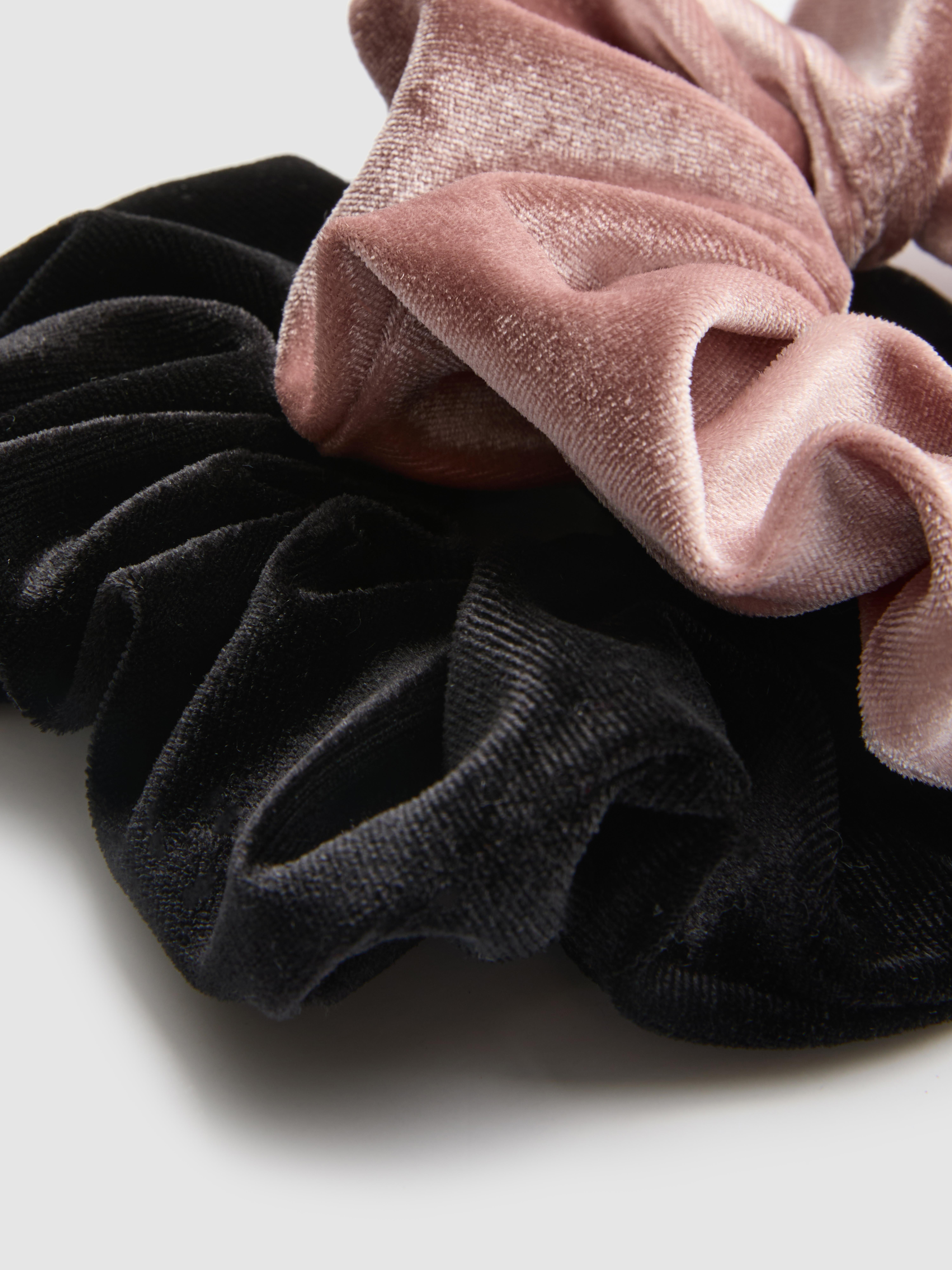 2pk Velvet Scrunchies