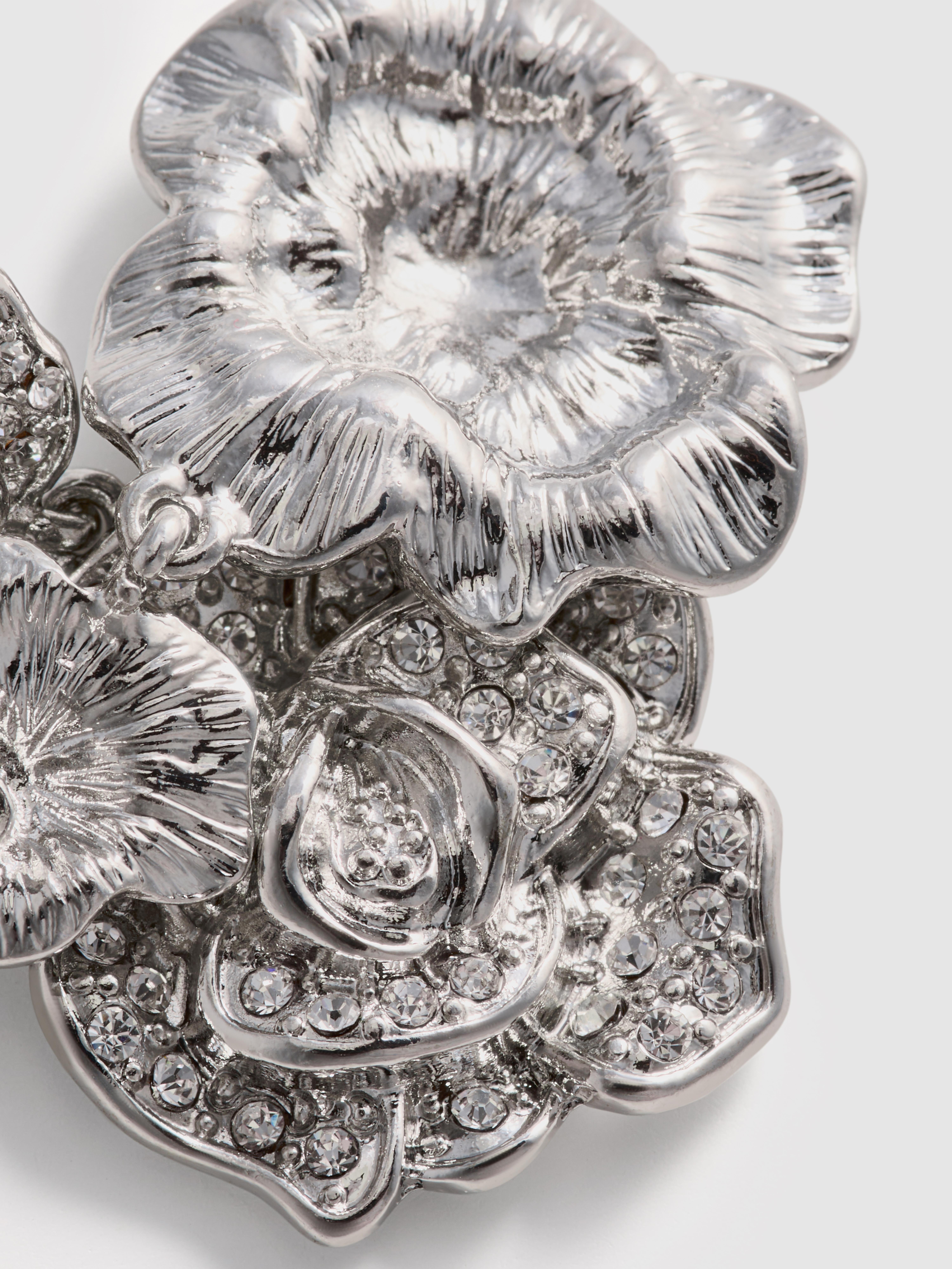 Orecchini pendenti floreali con strass