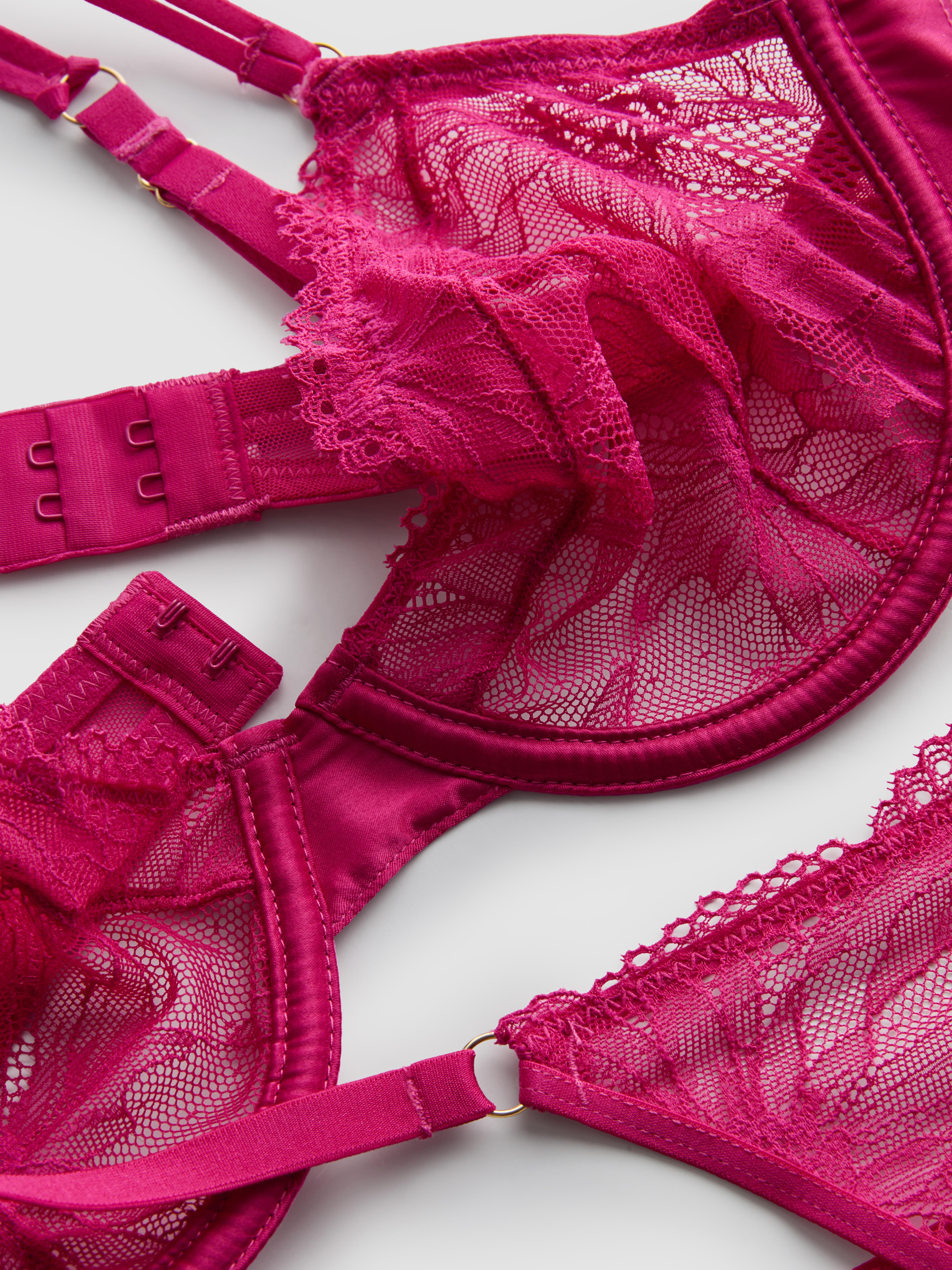 Non-Padded Wired Lace Lingerie Set