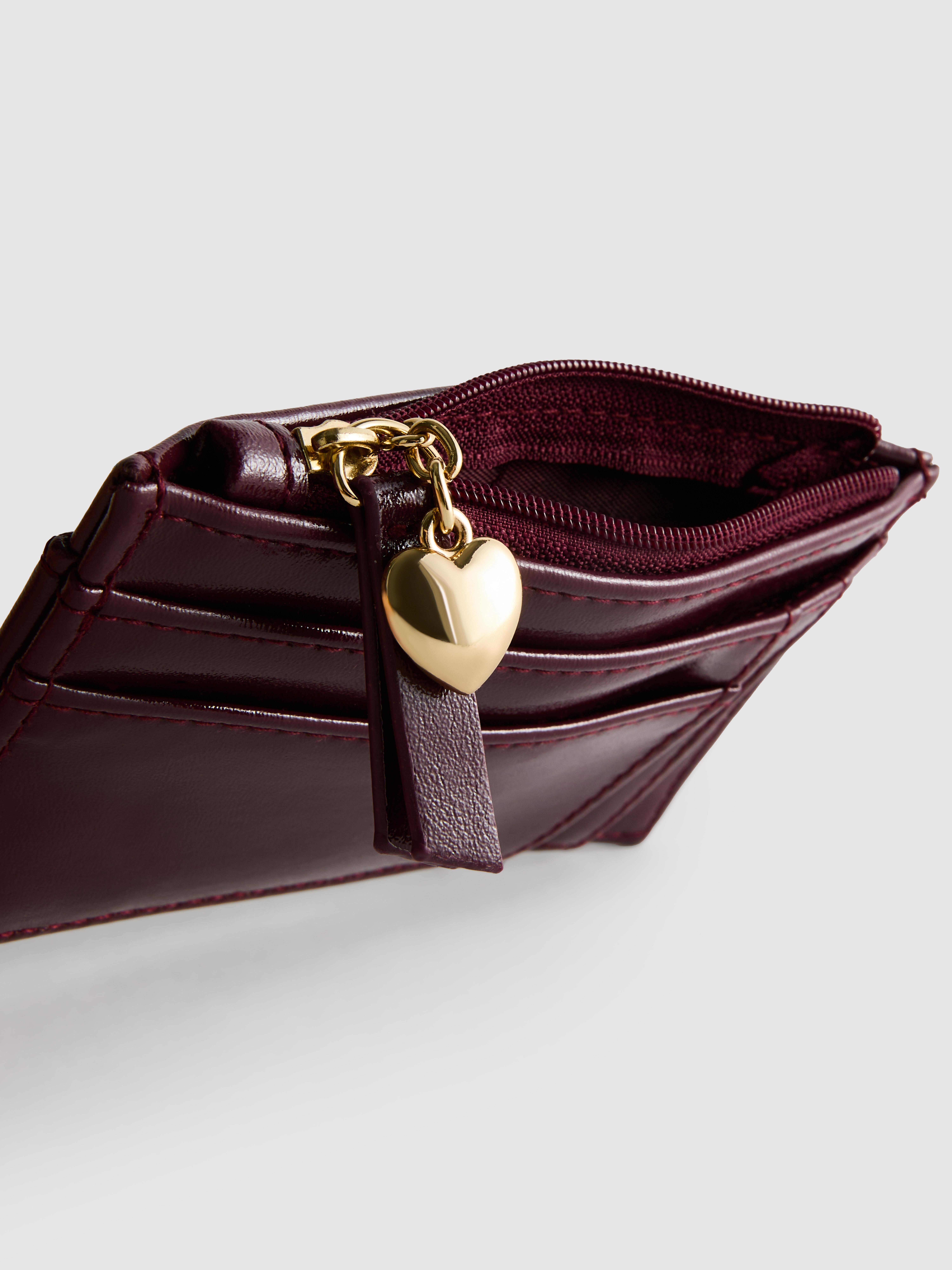 Tarjetero acolchado de piel sintética con inicial