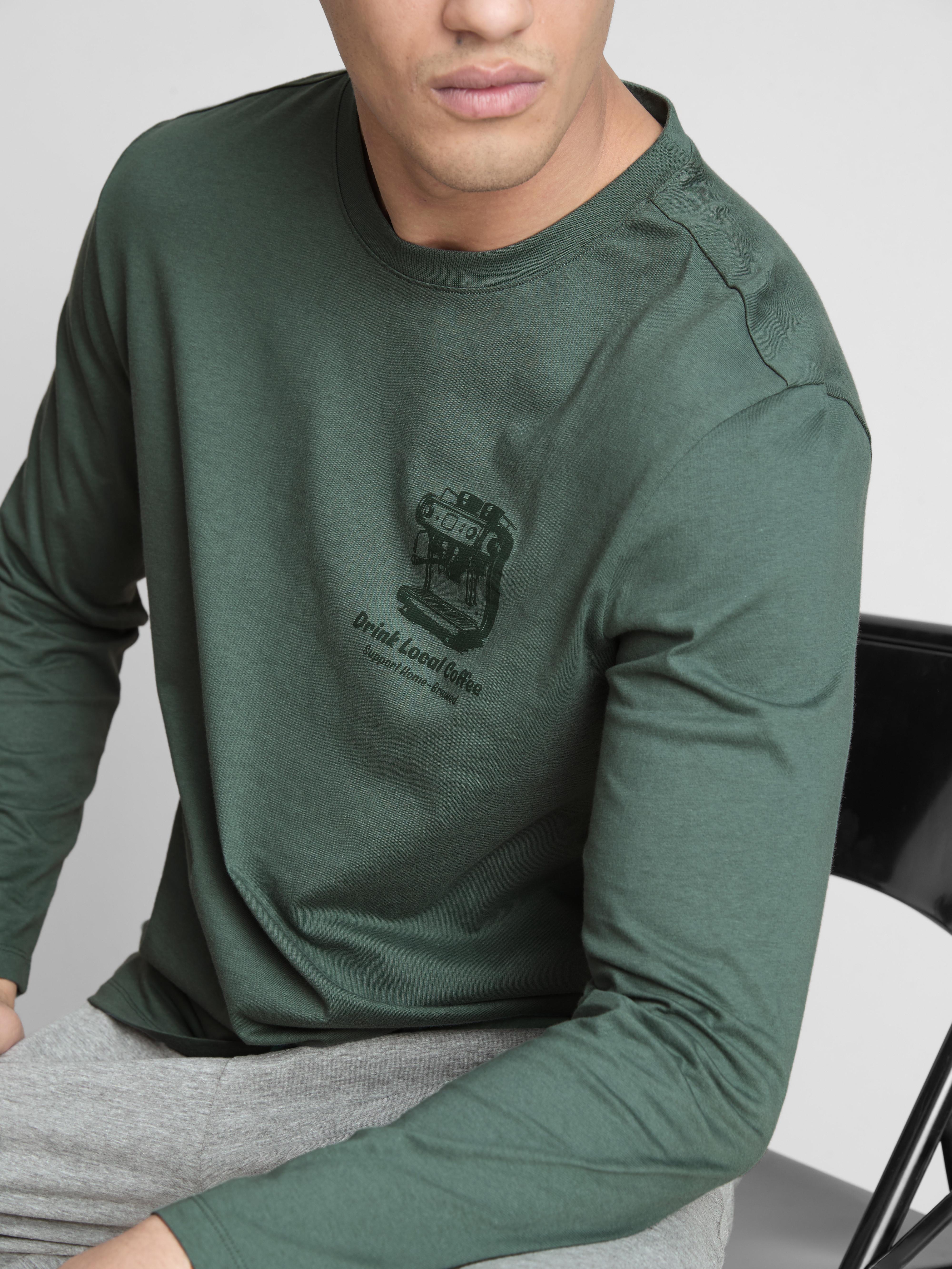 Langer Schlafanzug mit Café Society-Print