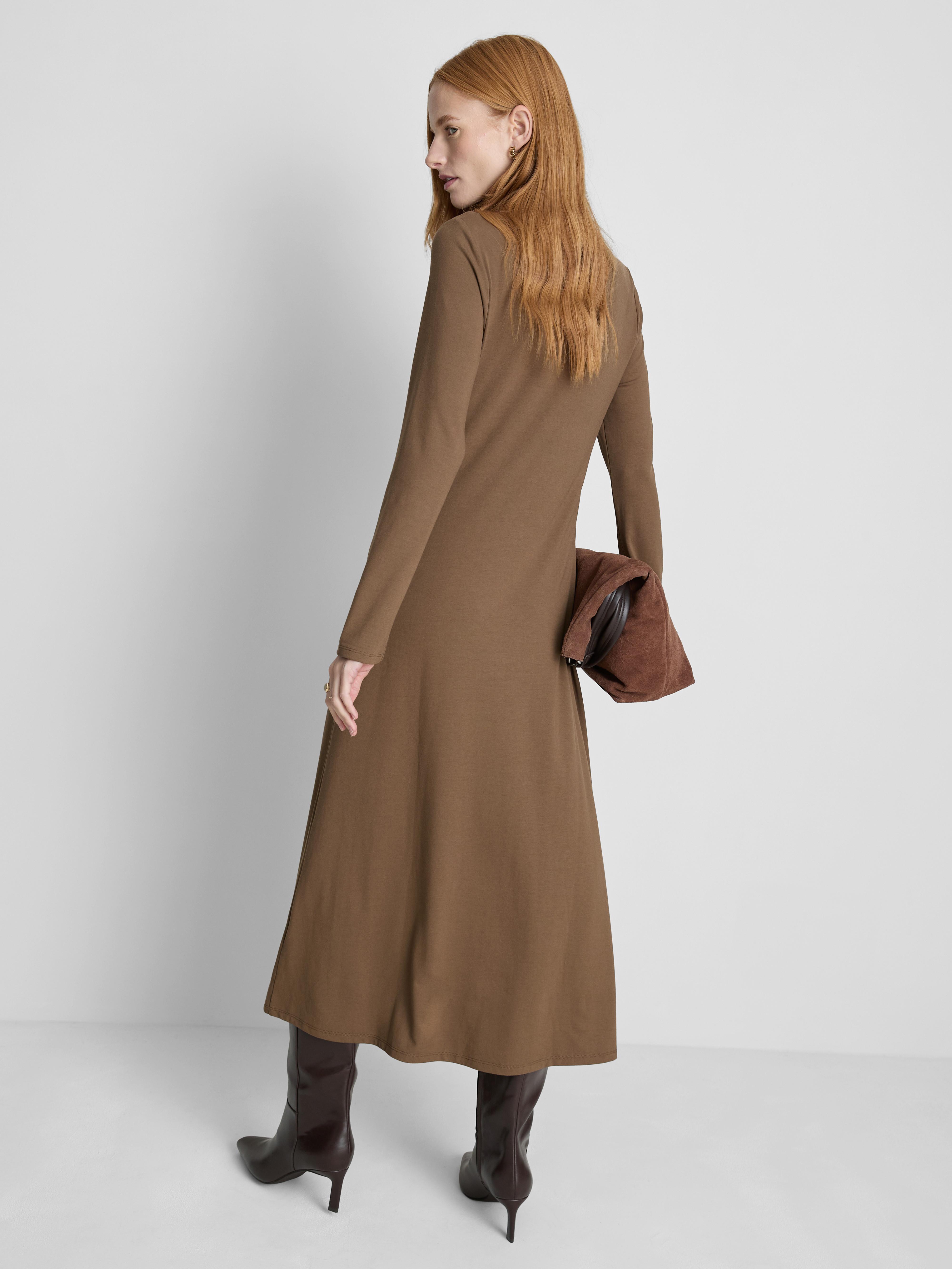 Robe mi-longue à coutures verticales Paula Echevarría