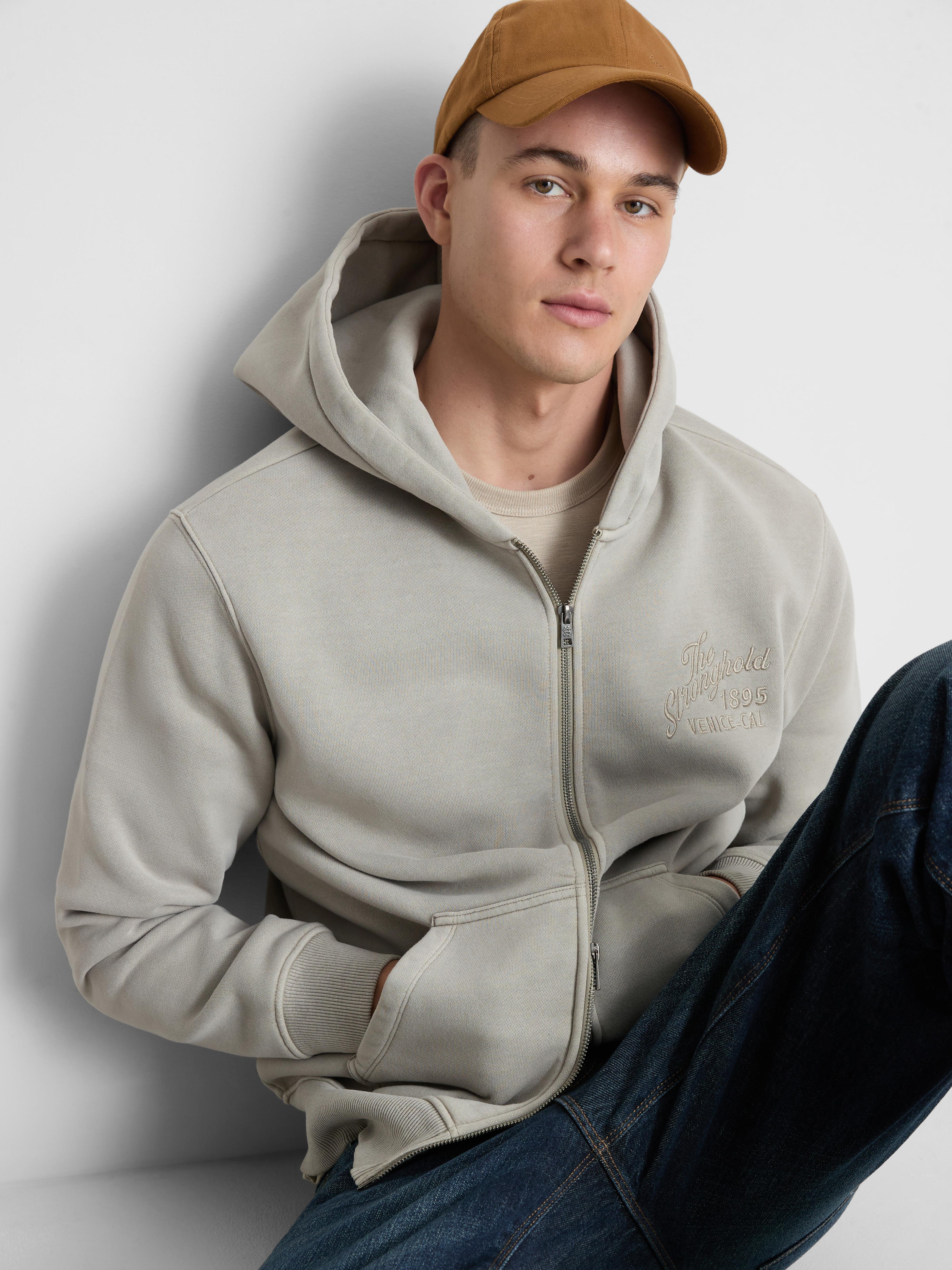 Sudadera con capucha y cremallera de The Stronghold