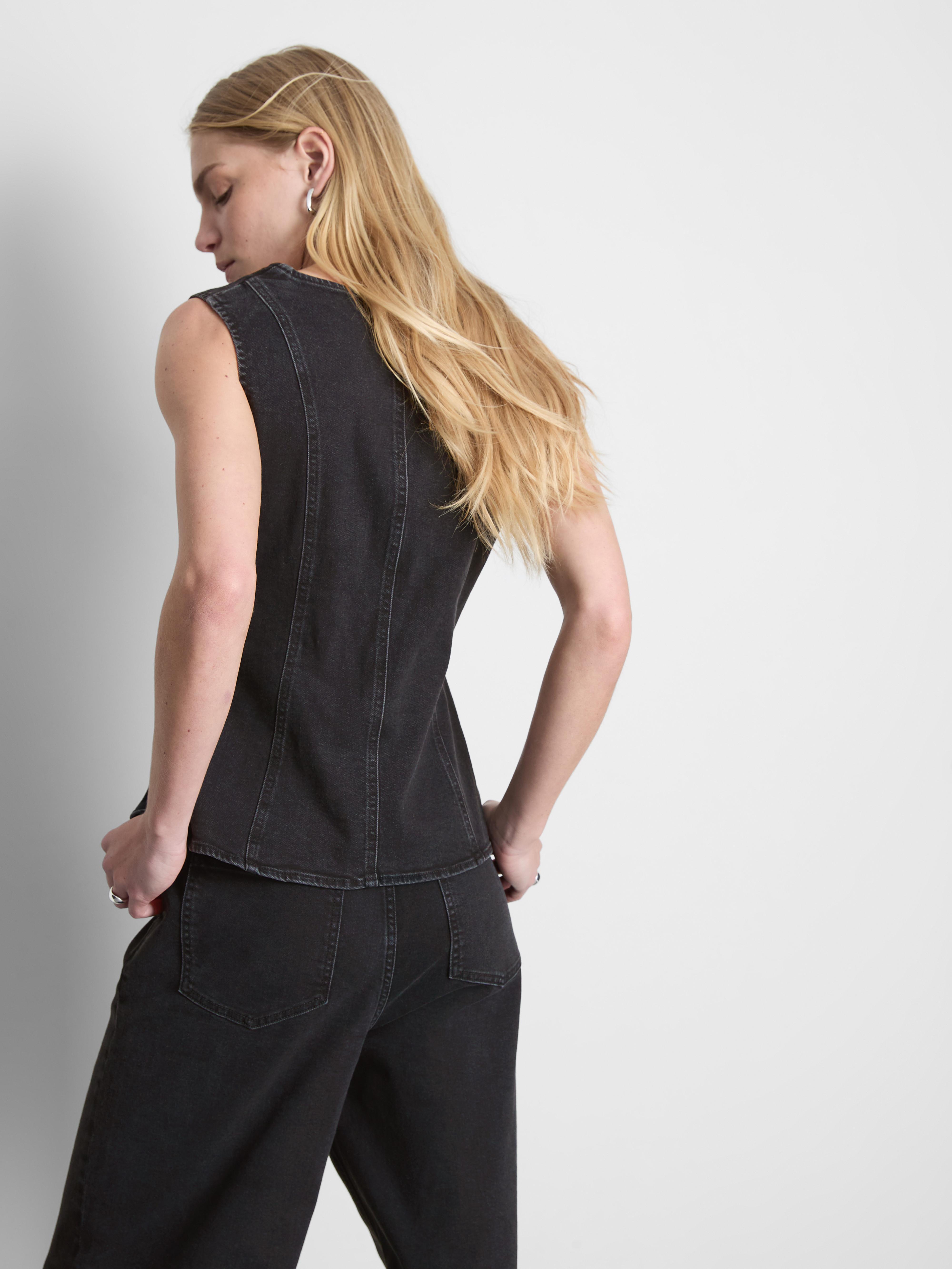 Chaleco vaquero de escote cuadrado