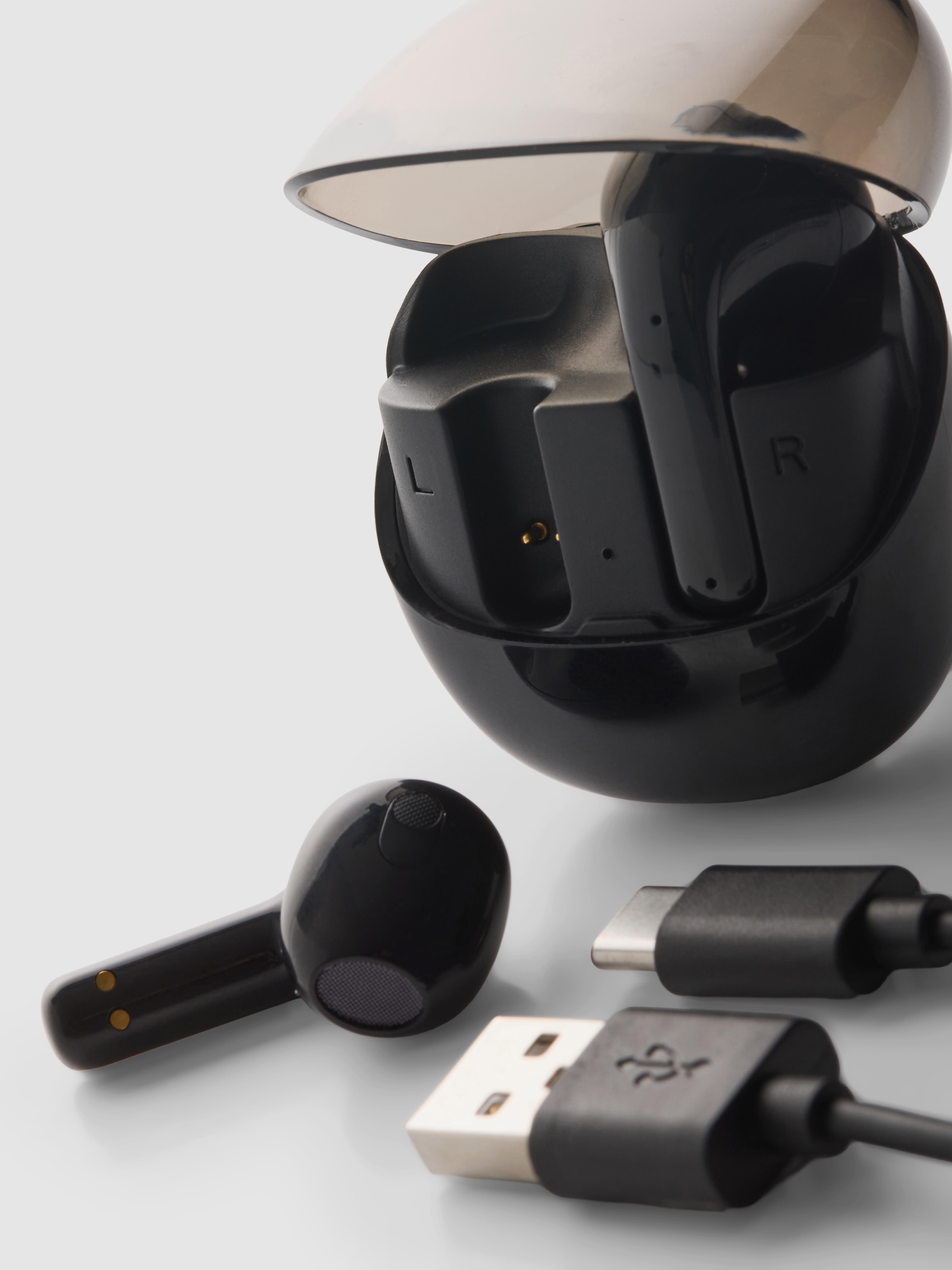 True Wireless Earbuds