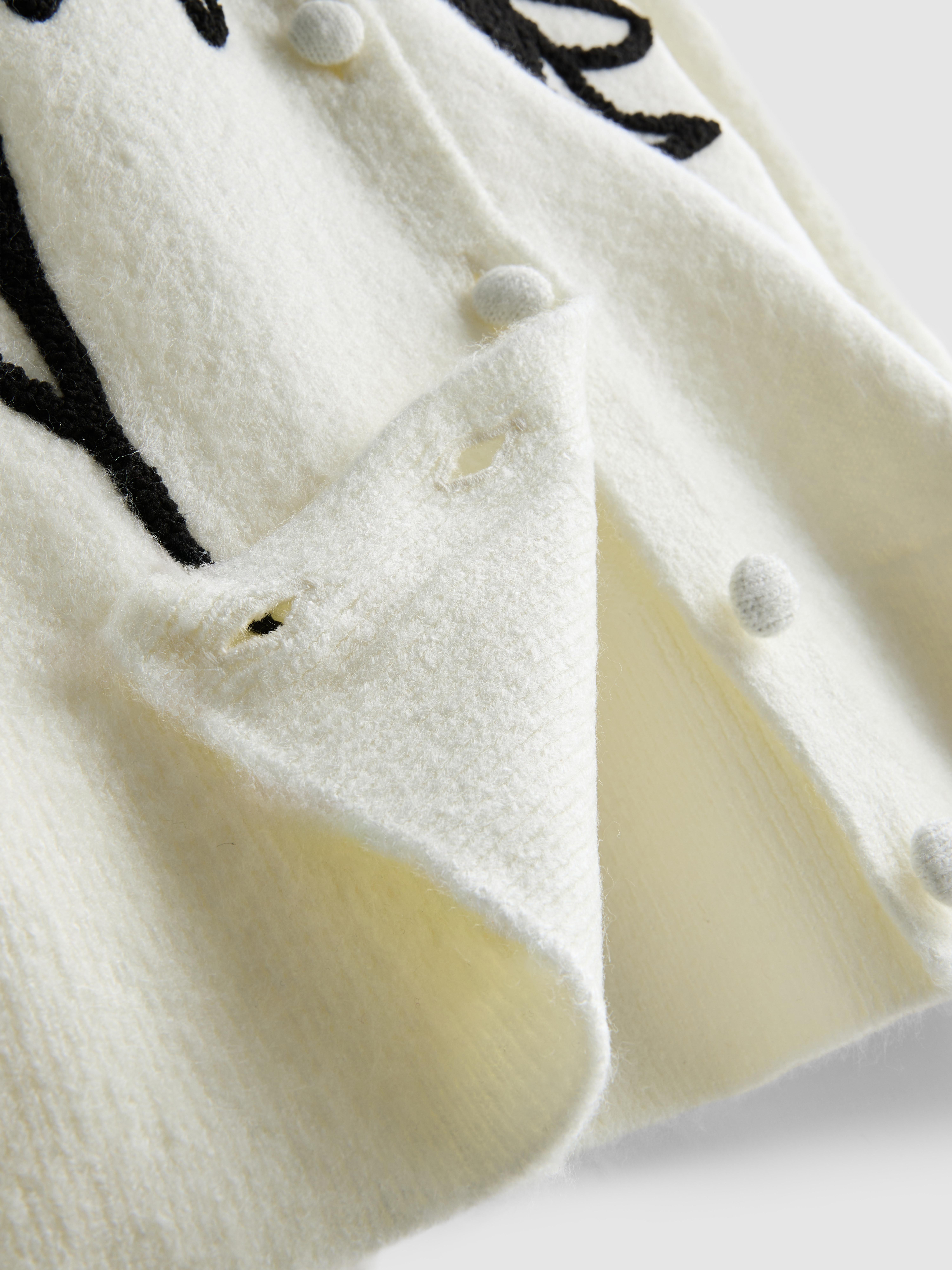 Cardigan mit Blumenapplikation