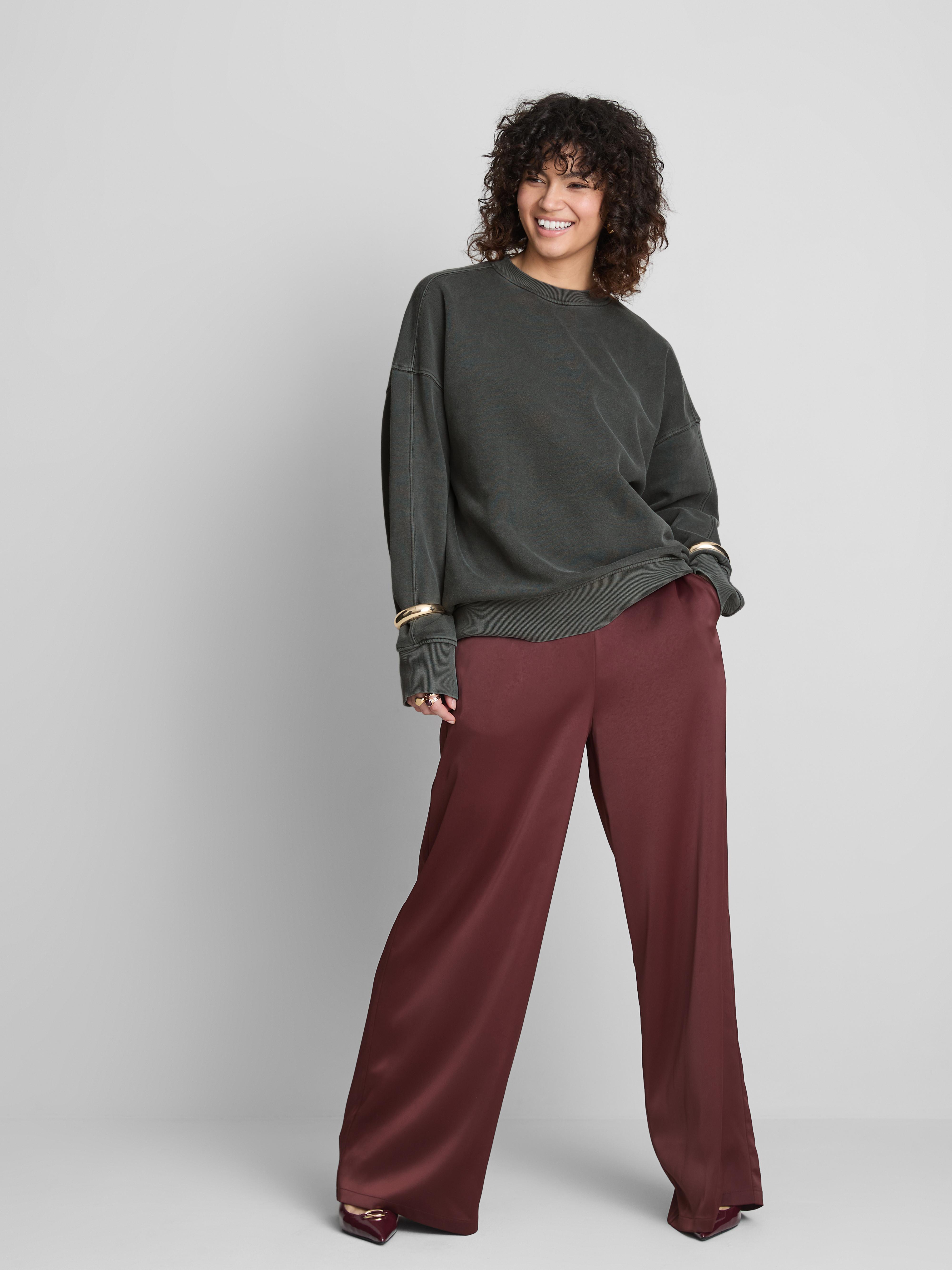 thumbnail image 2 of Amazon Essentials X Sofia Grainge Women's Boxy Drop Shoulder Crewneck Sweatshirt - Relaxed Fit Fleece 2 of 3