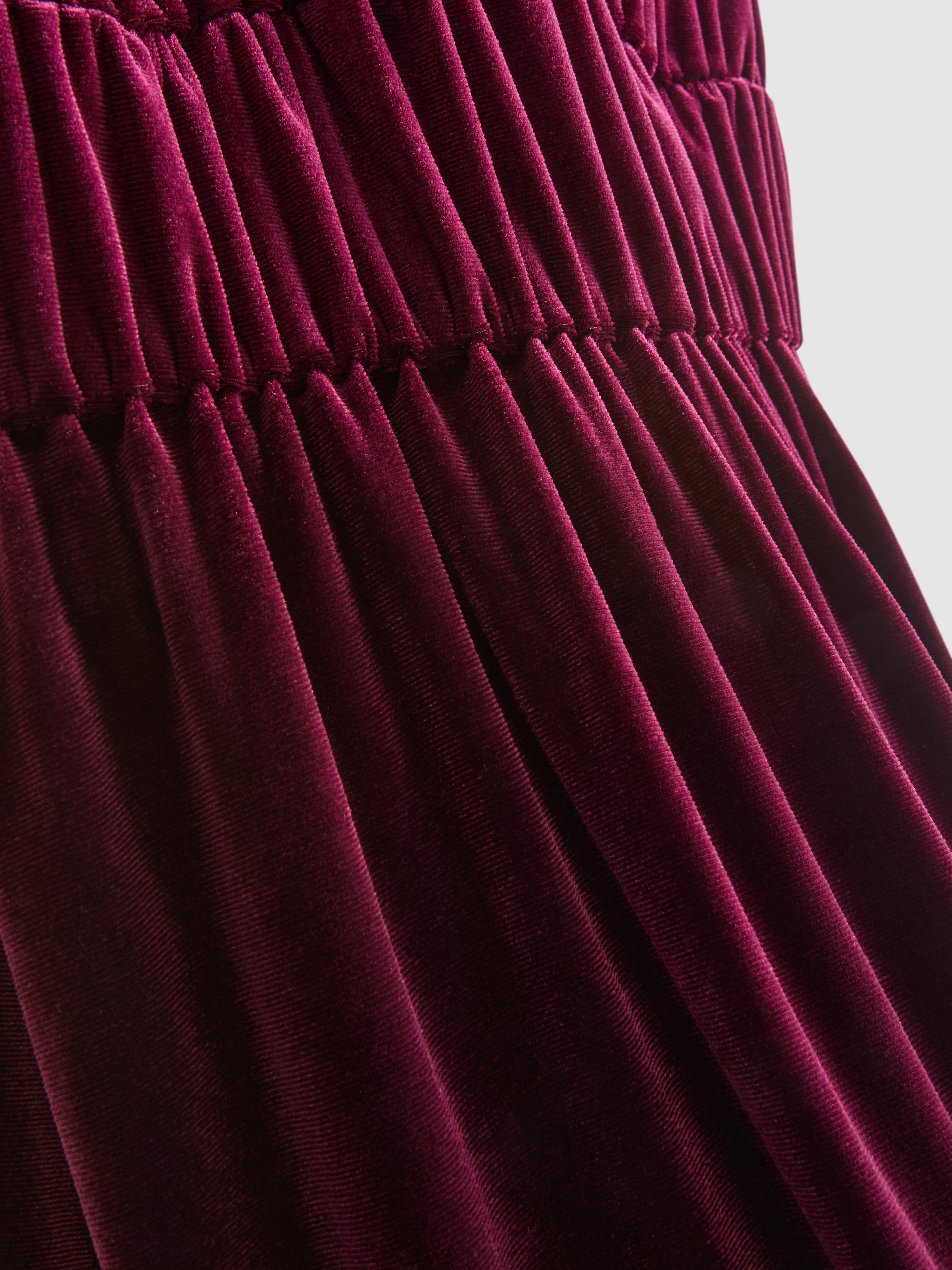 Robe mi-longue en velours à col en V