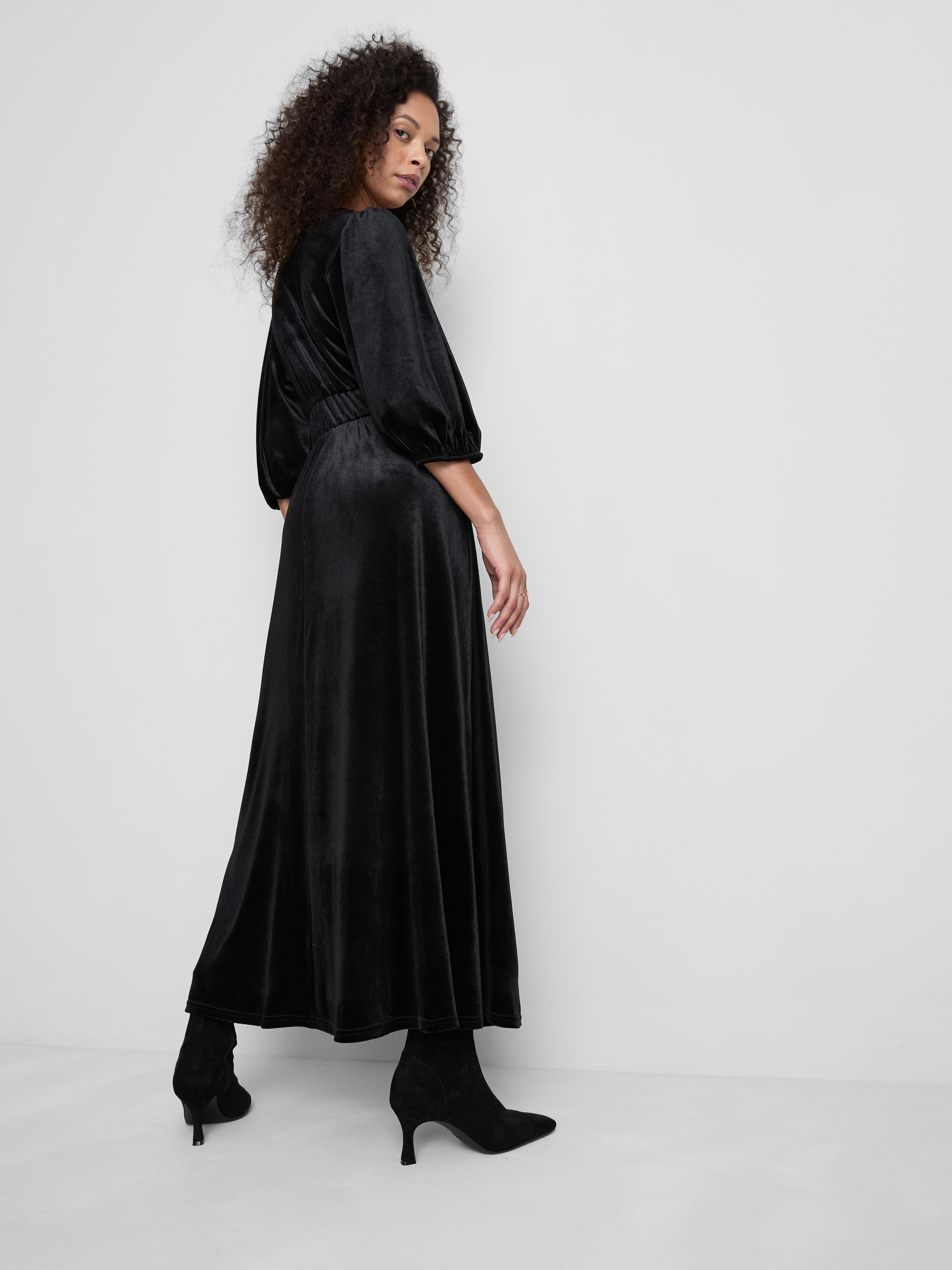 Robe mi-longue en velours à col en V