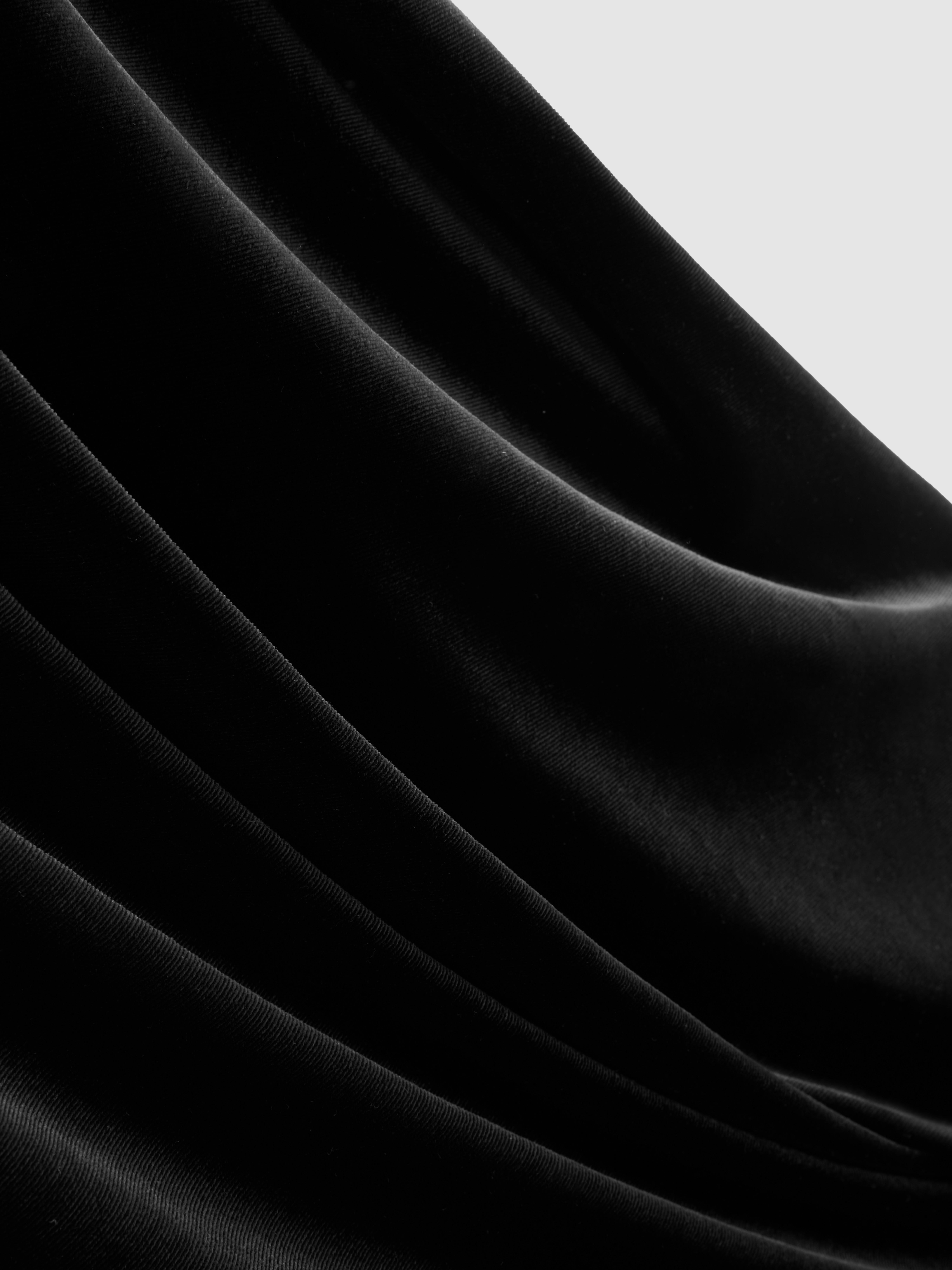 Robe mi-longue en velours à col en V