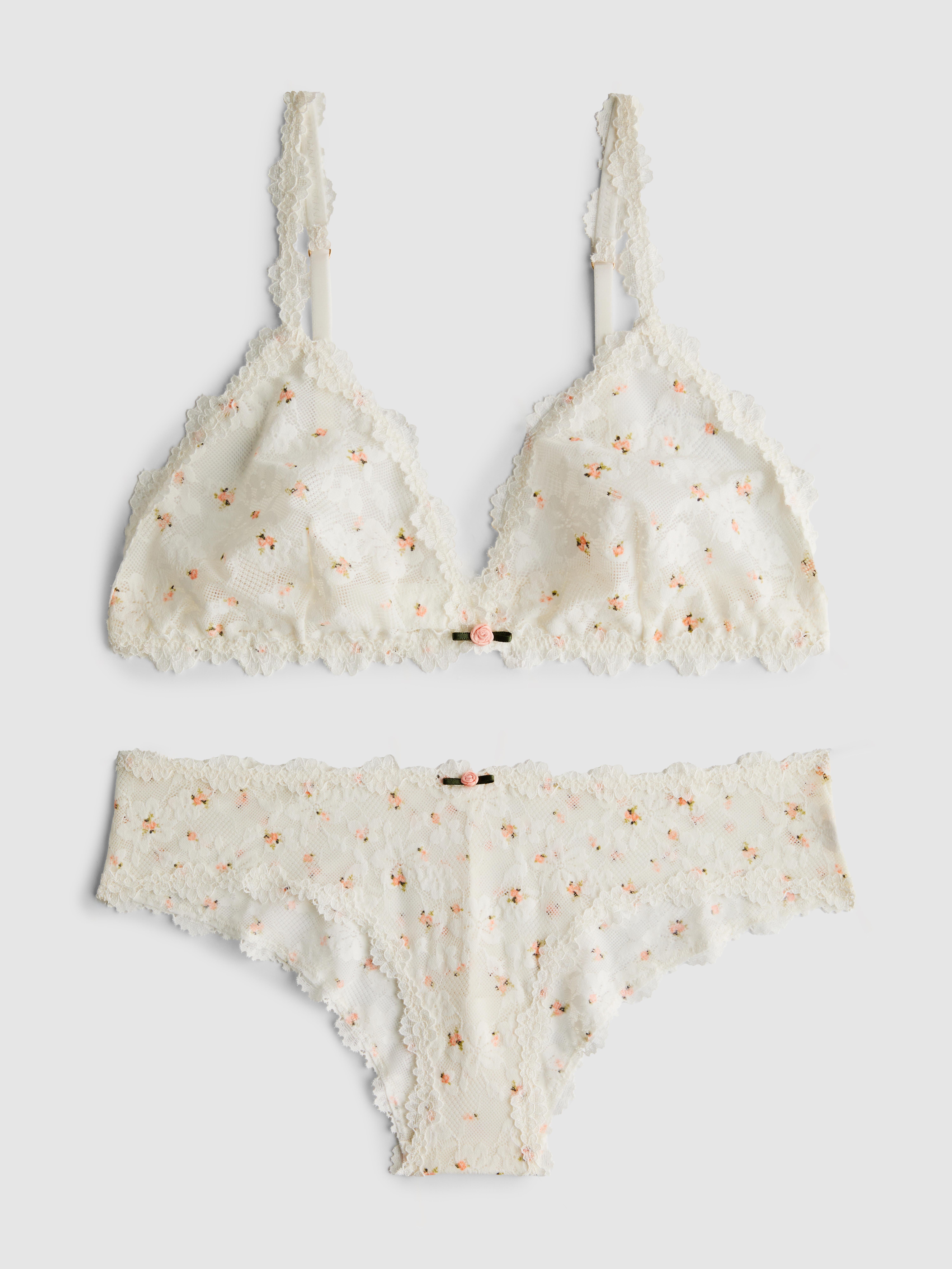 Ensemble soutien-gorge triangle et culotte en dentelle