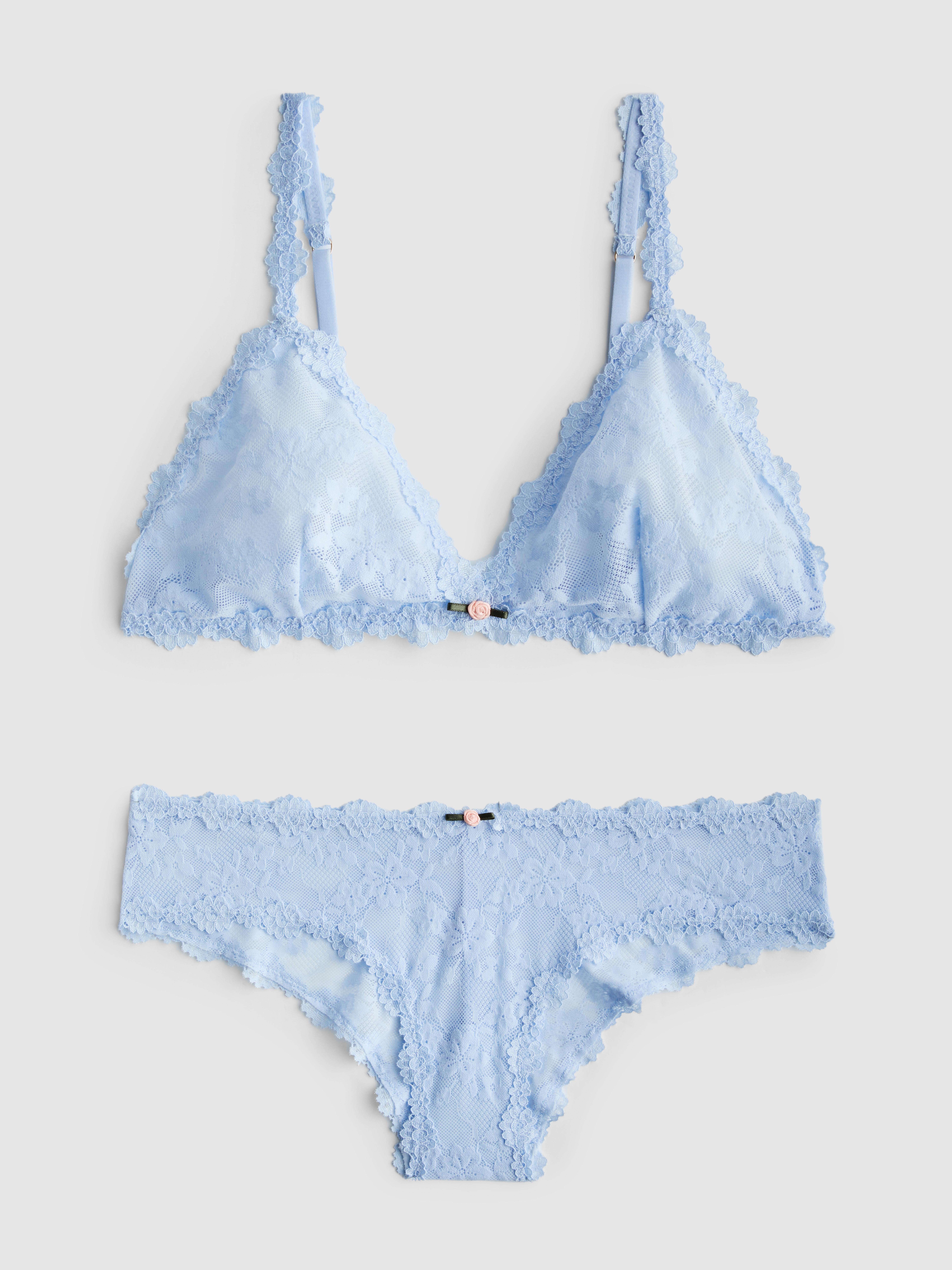 Ensemble soutien-gorge triangle et culotte en dentelle
