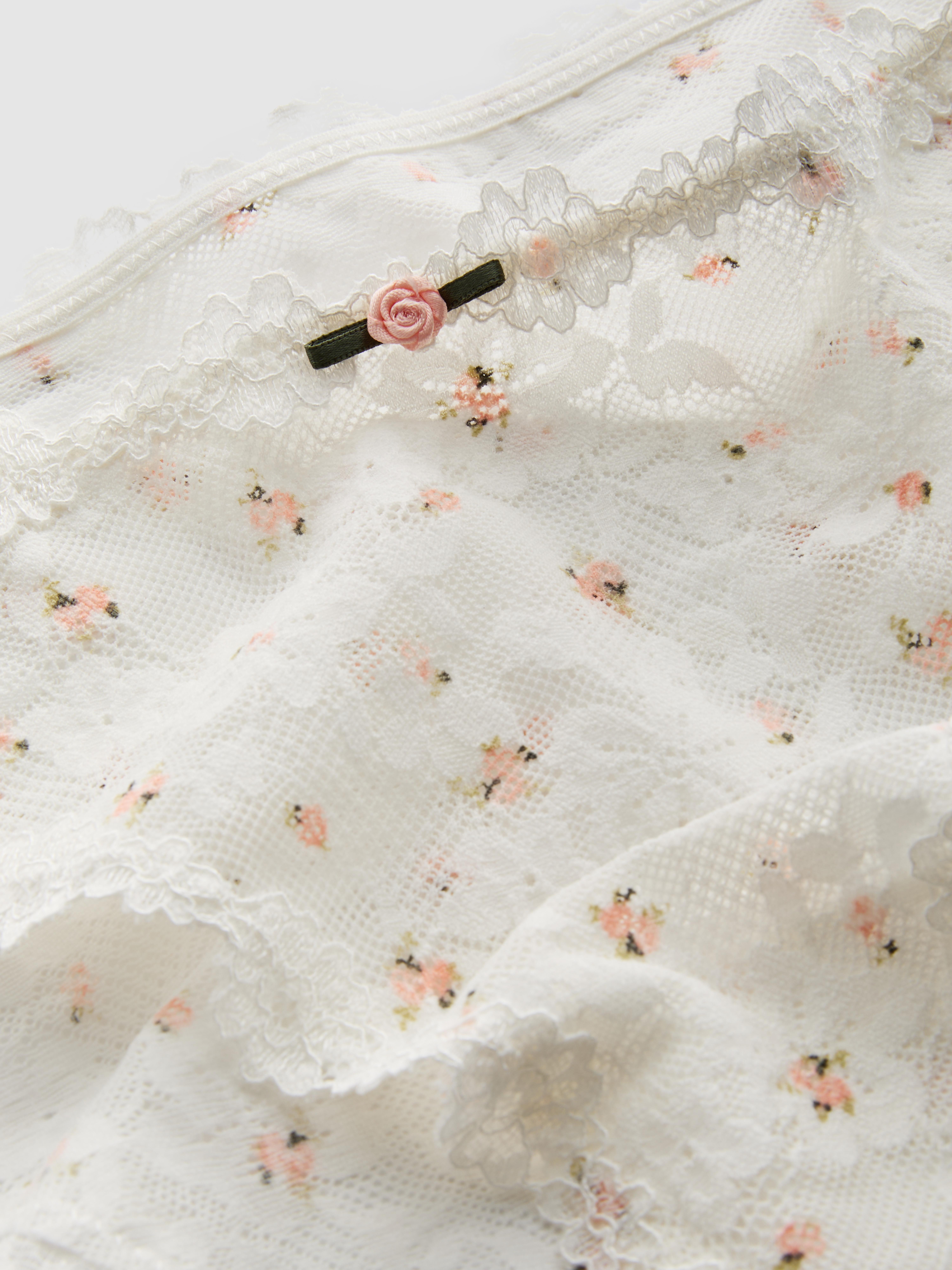 Conjunto cuecas/top alças renda