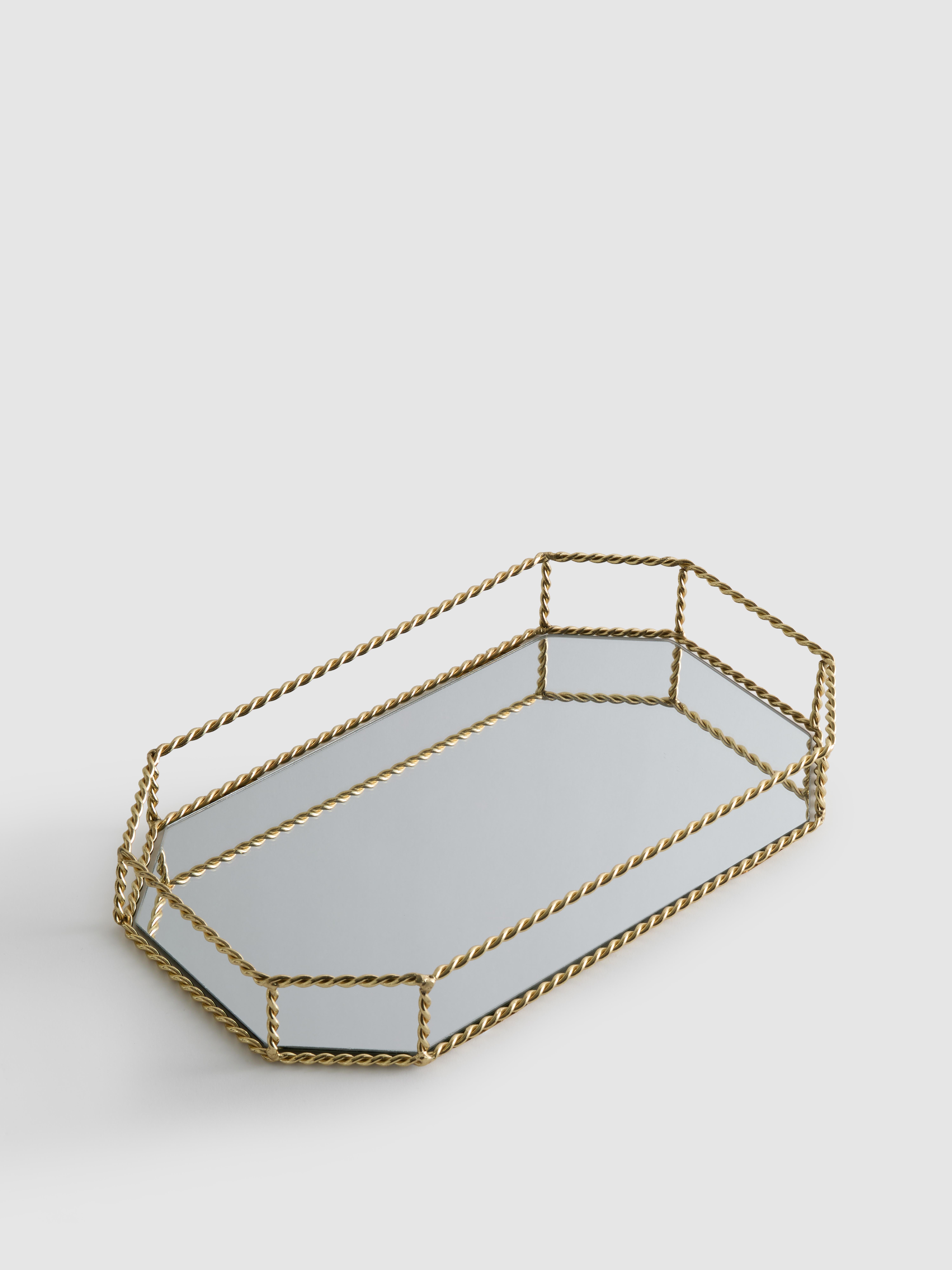 Tükrös, geometrikus tálca zsinórhatású kerettel