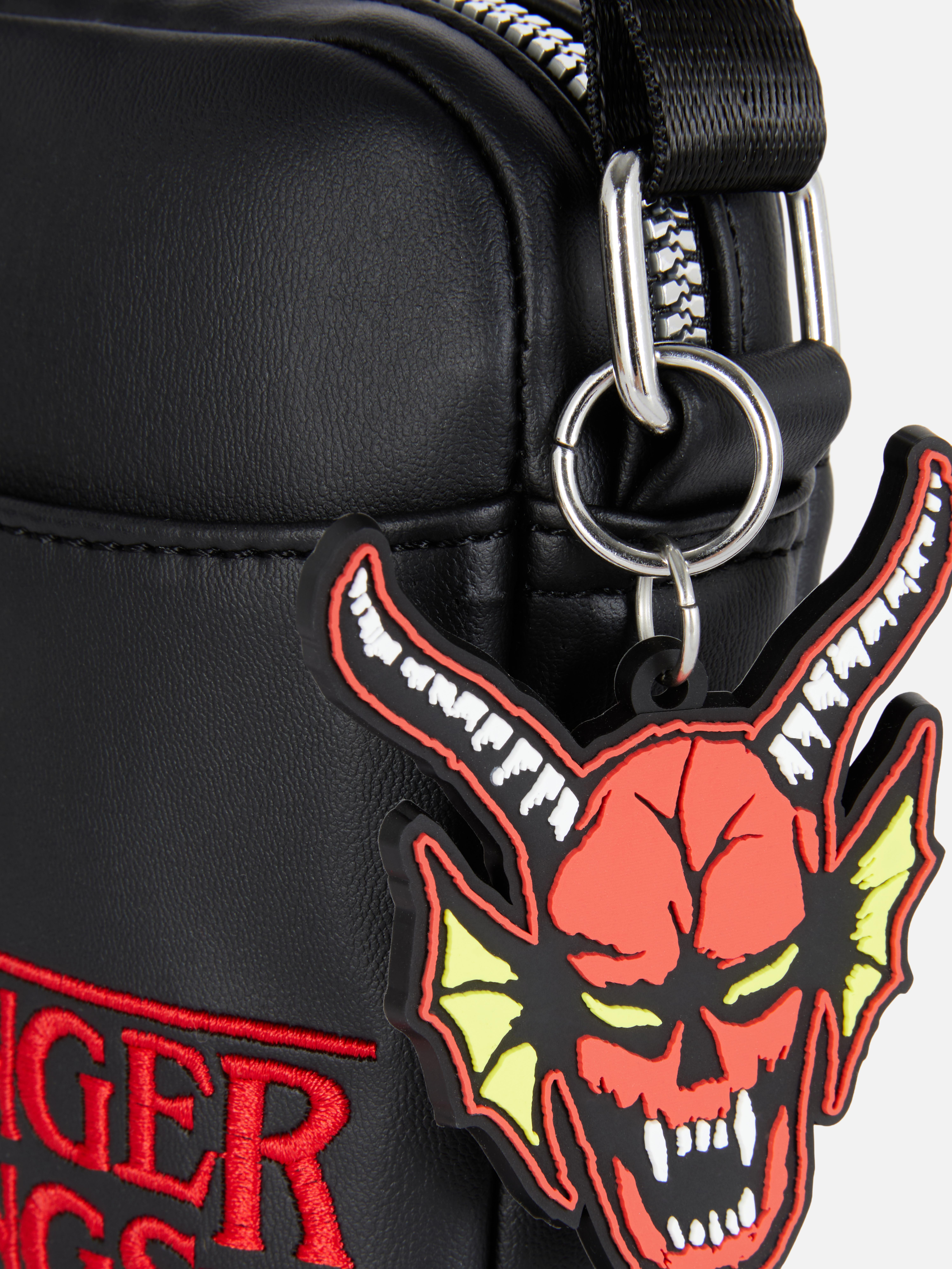 „Stranger Things“ Handytasche mit Logo