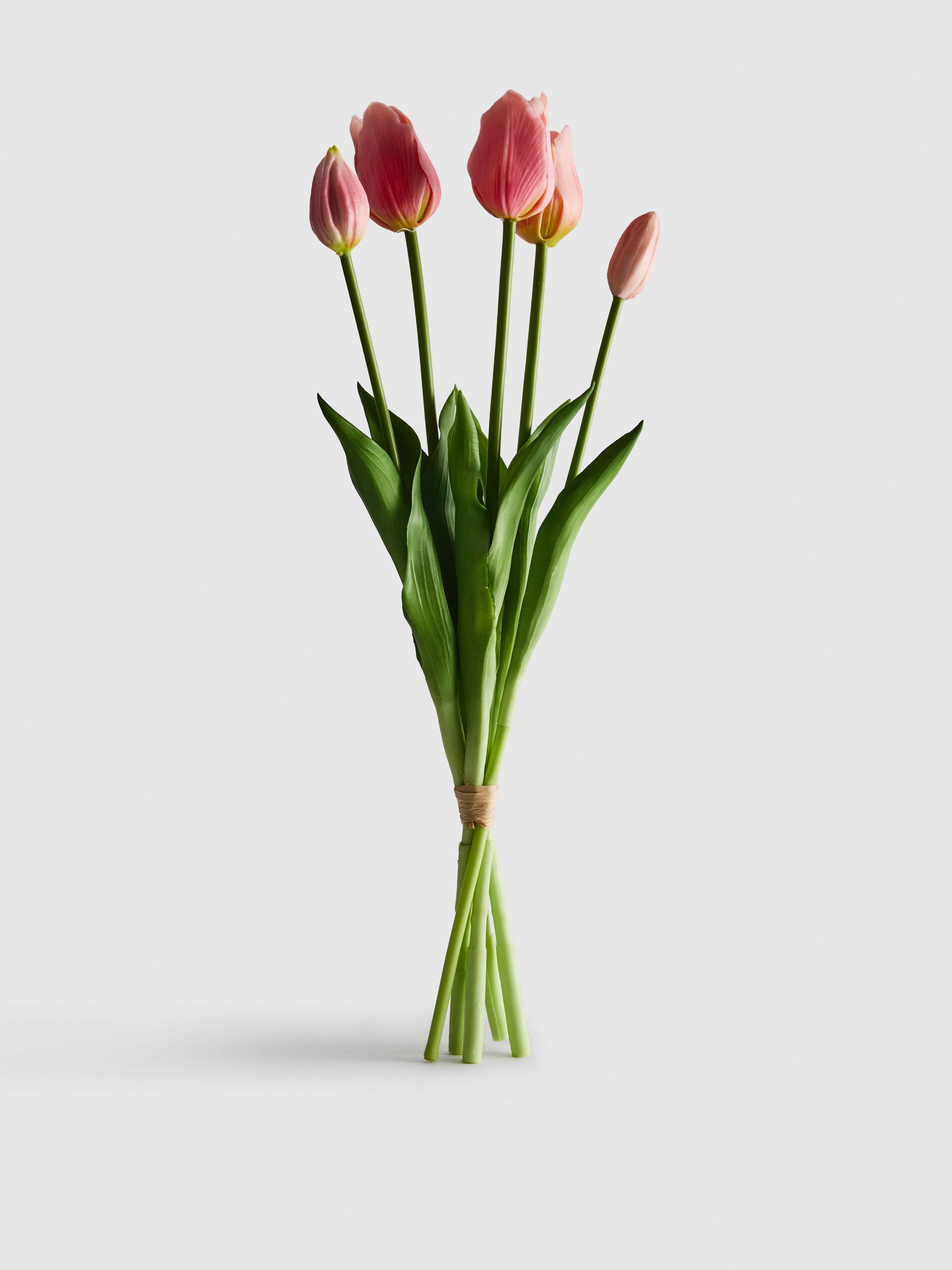 Arreglo de tulipanes artificiales de un solo tallo