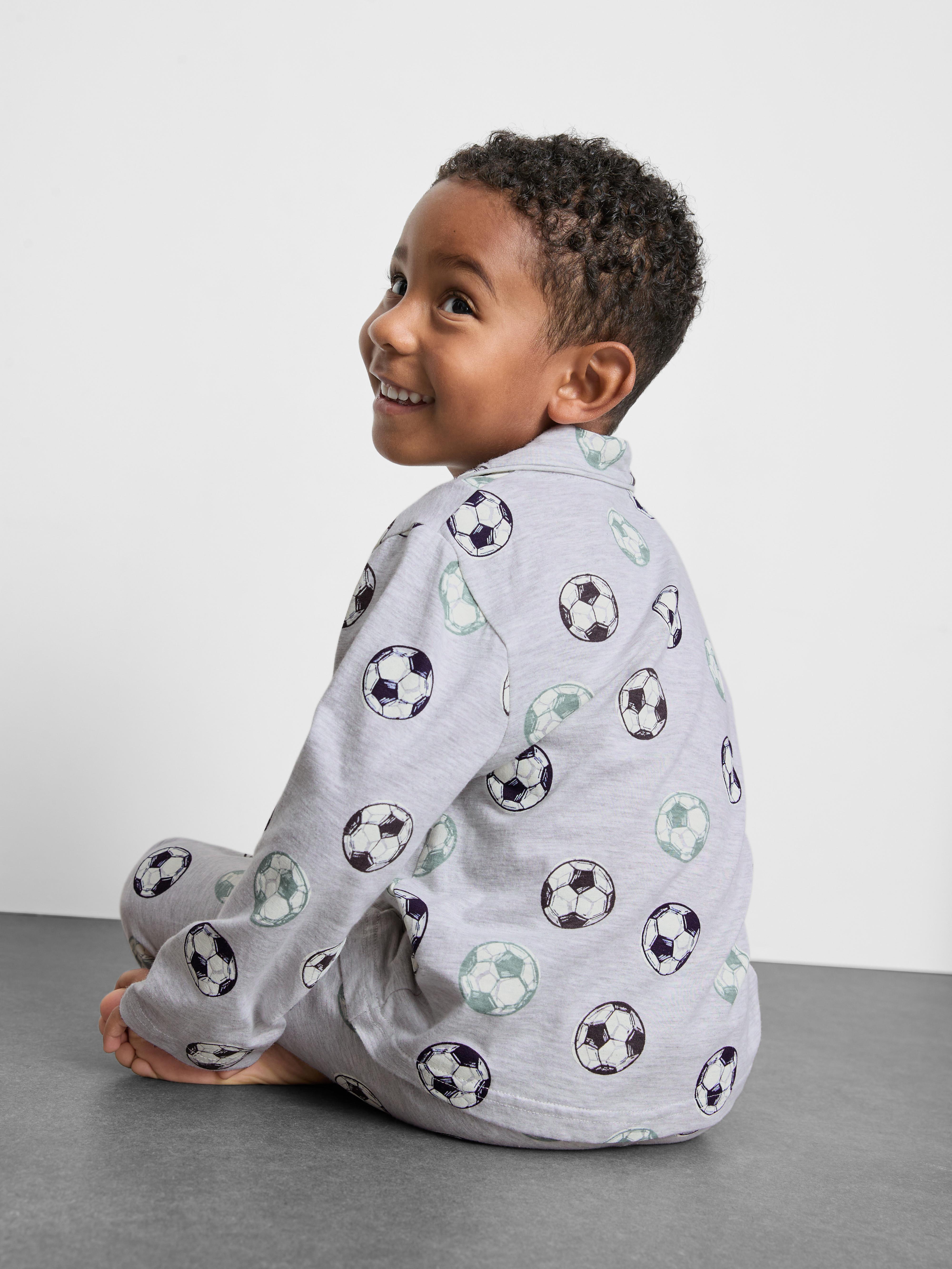 1,5–10 Jahre | Schlafanzug mit Hemd und Fußball-Grafik