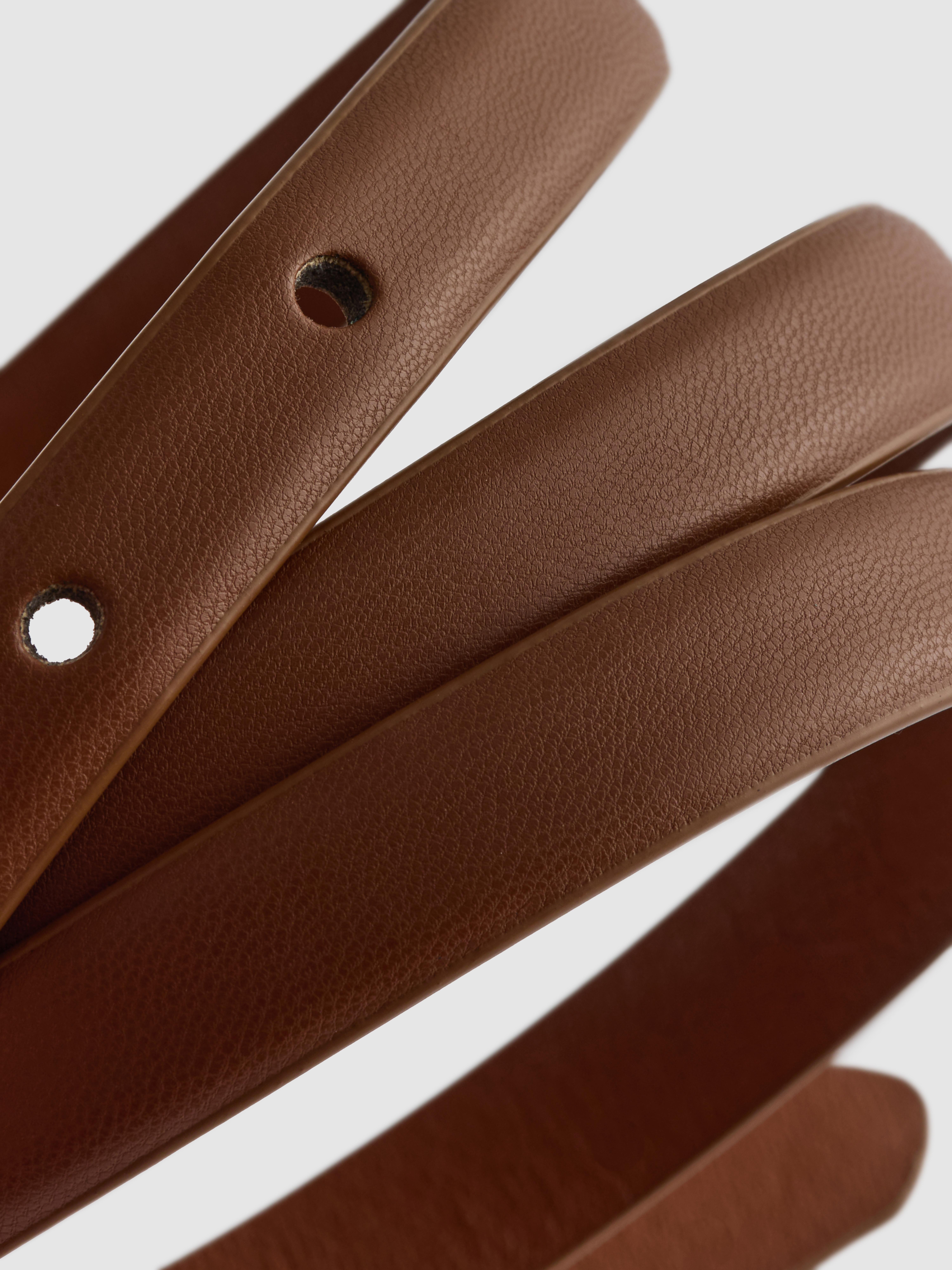 Cinto fino c/ fivela grande