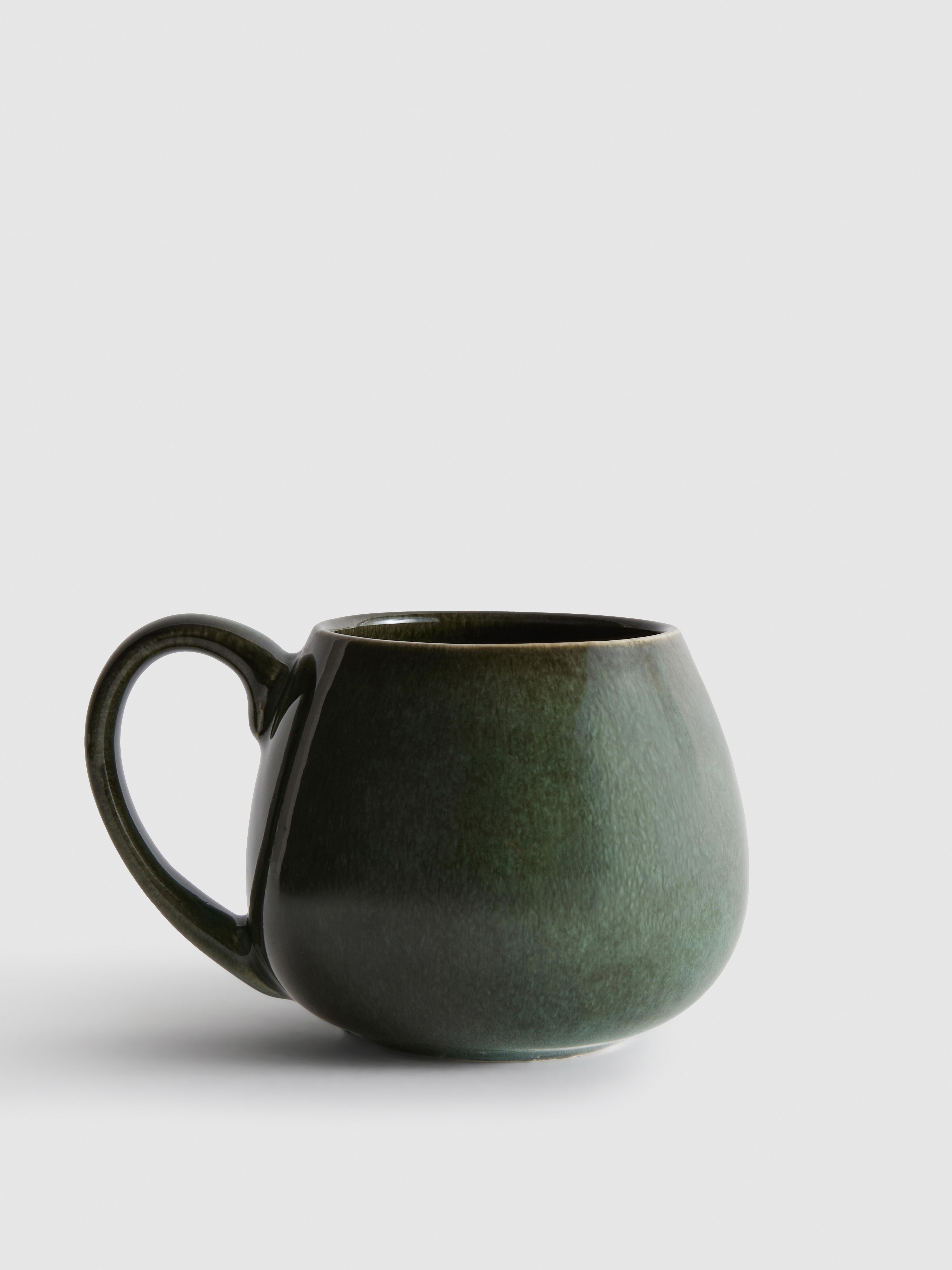 Reaktív mázas, gömbölyű bögre