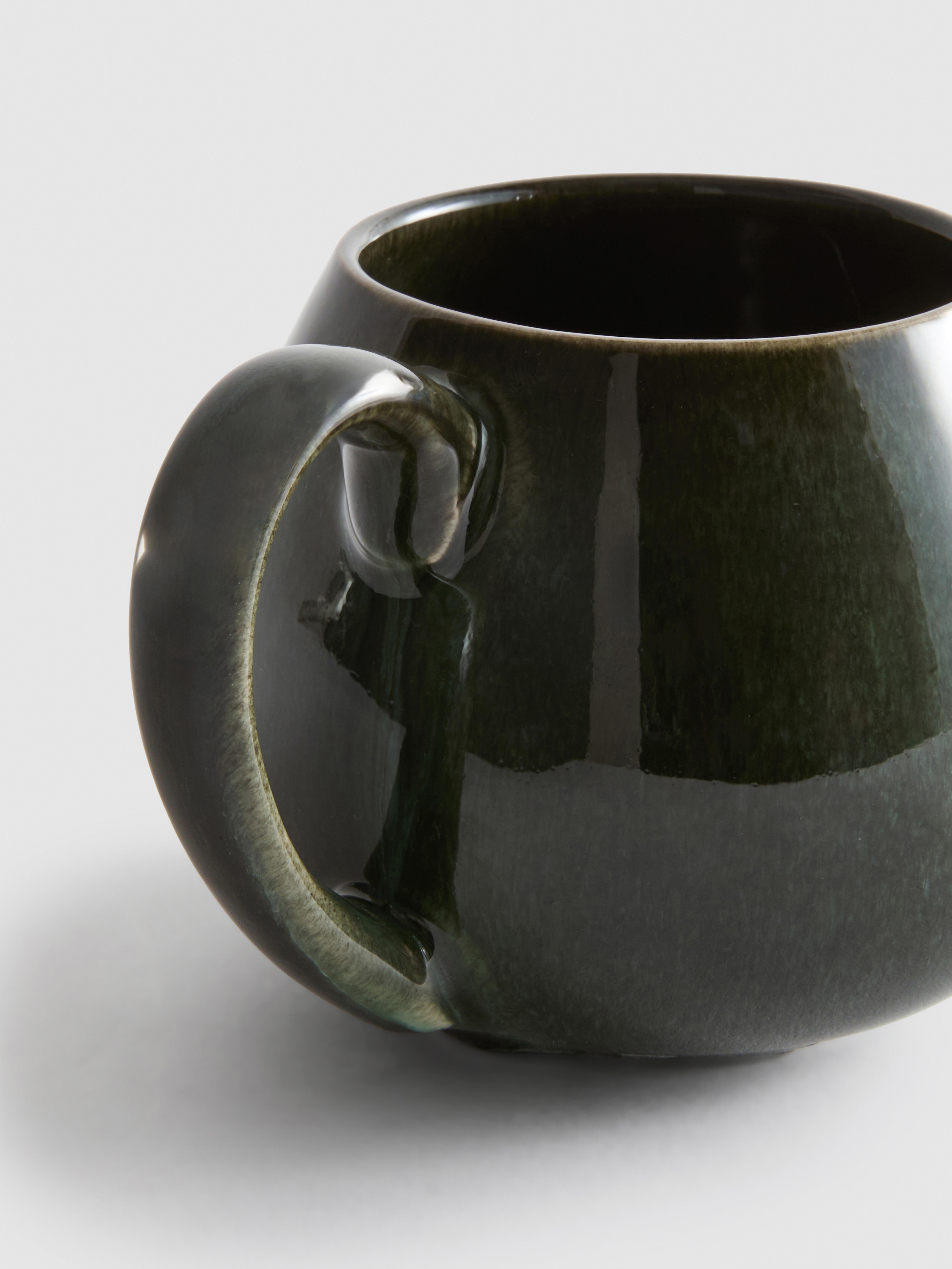 Reaktív mázas, gömbölyű bögre