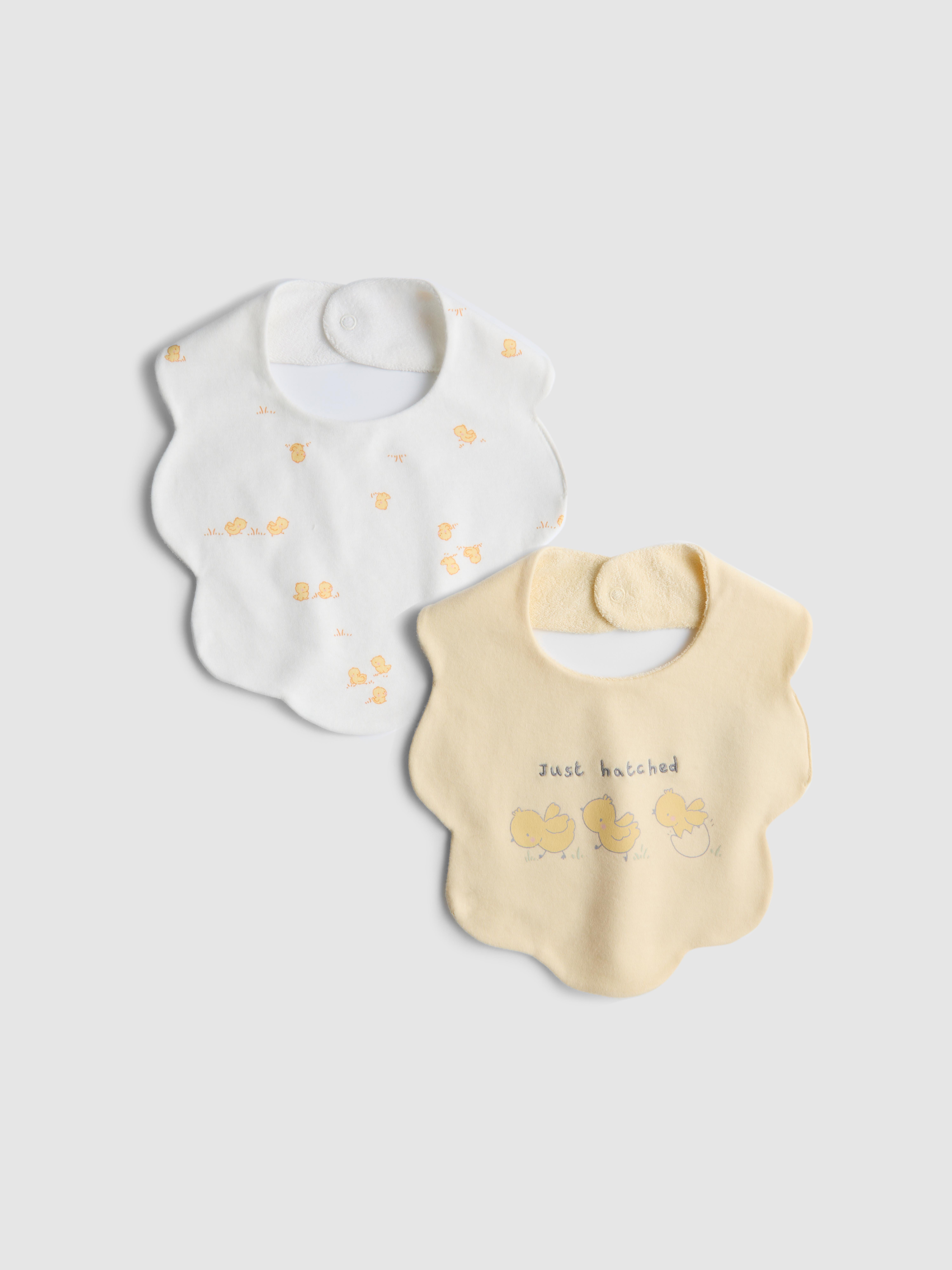 2pk Chick Graphic Wrap Bibs