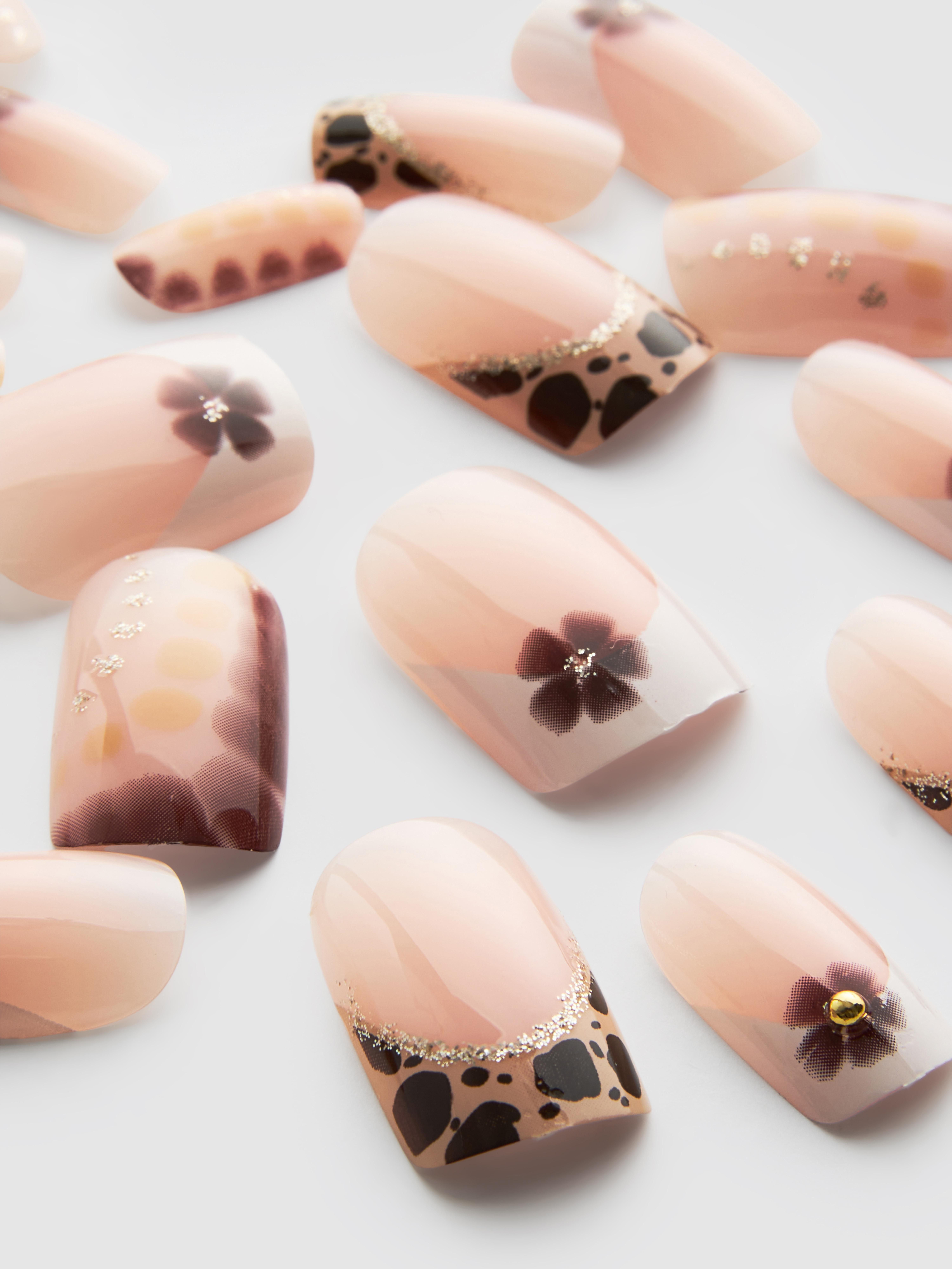Kunstngel | Kunstliche Ngel Sets | Primark