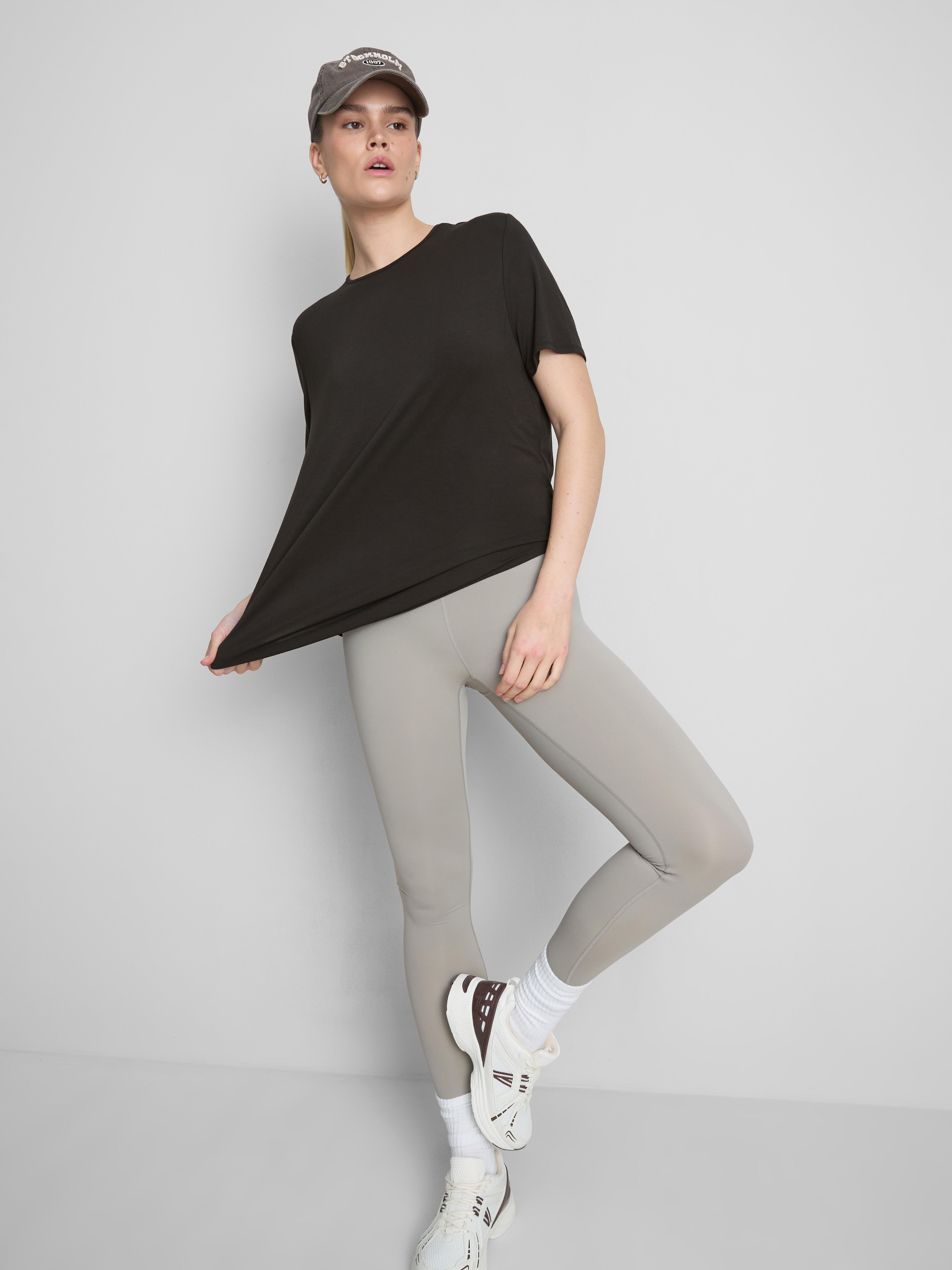Curved Hem Active Tee Chocolate