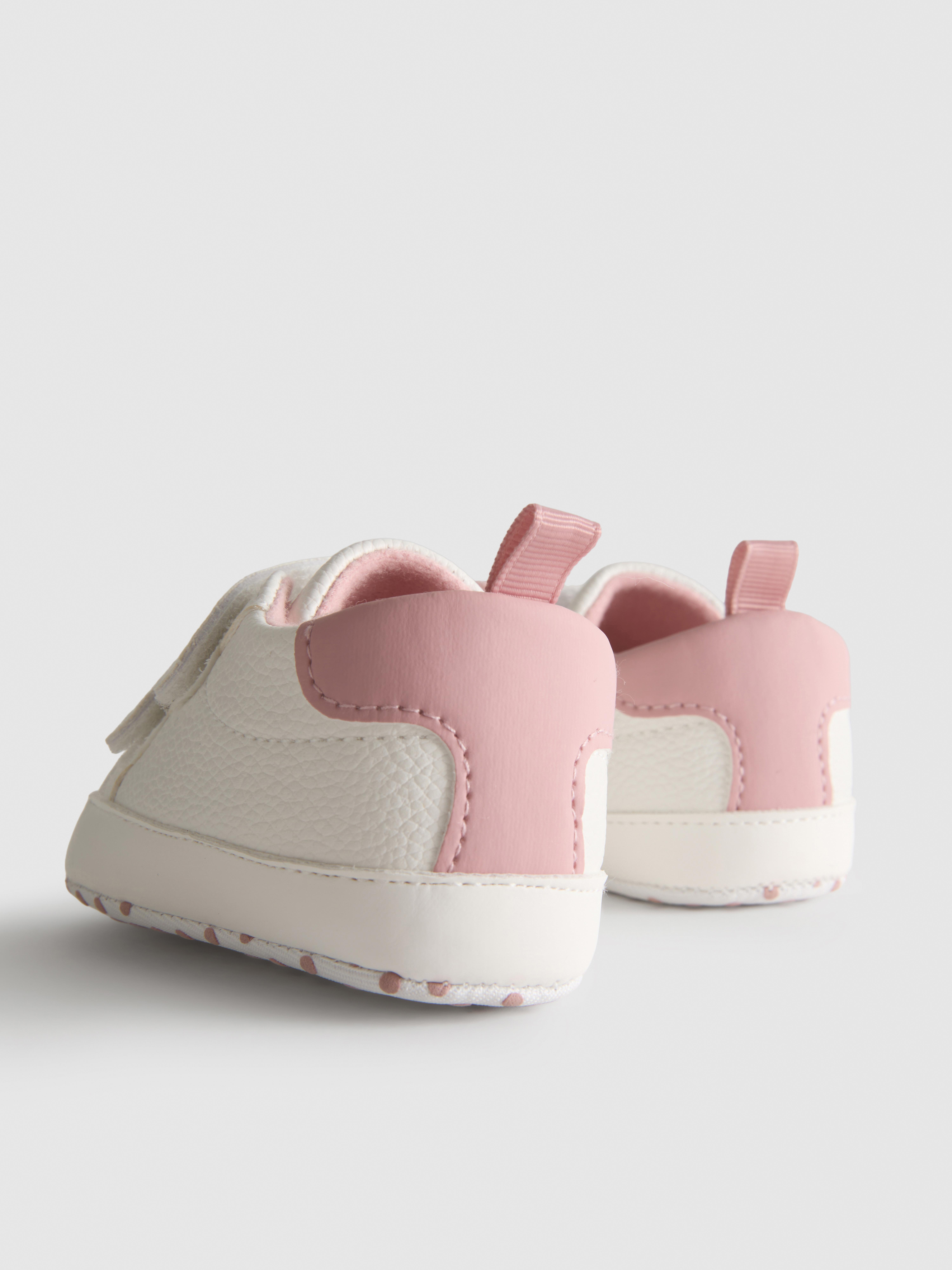 0-18mths | Newborn Low-Top Trainers
