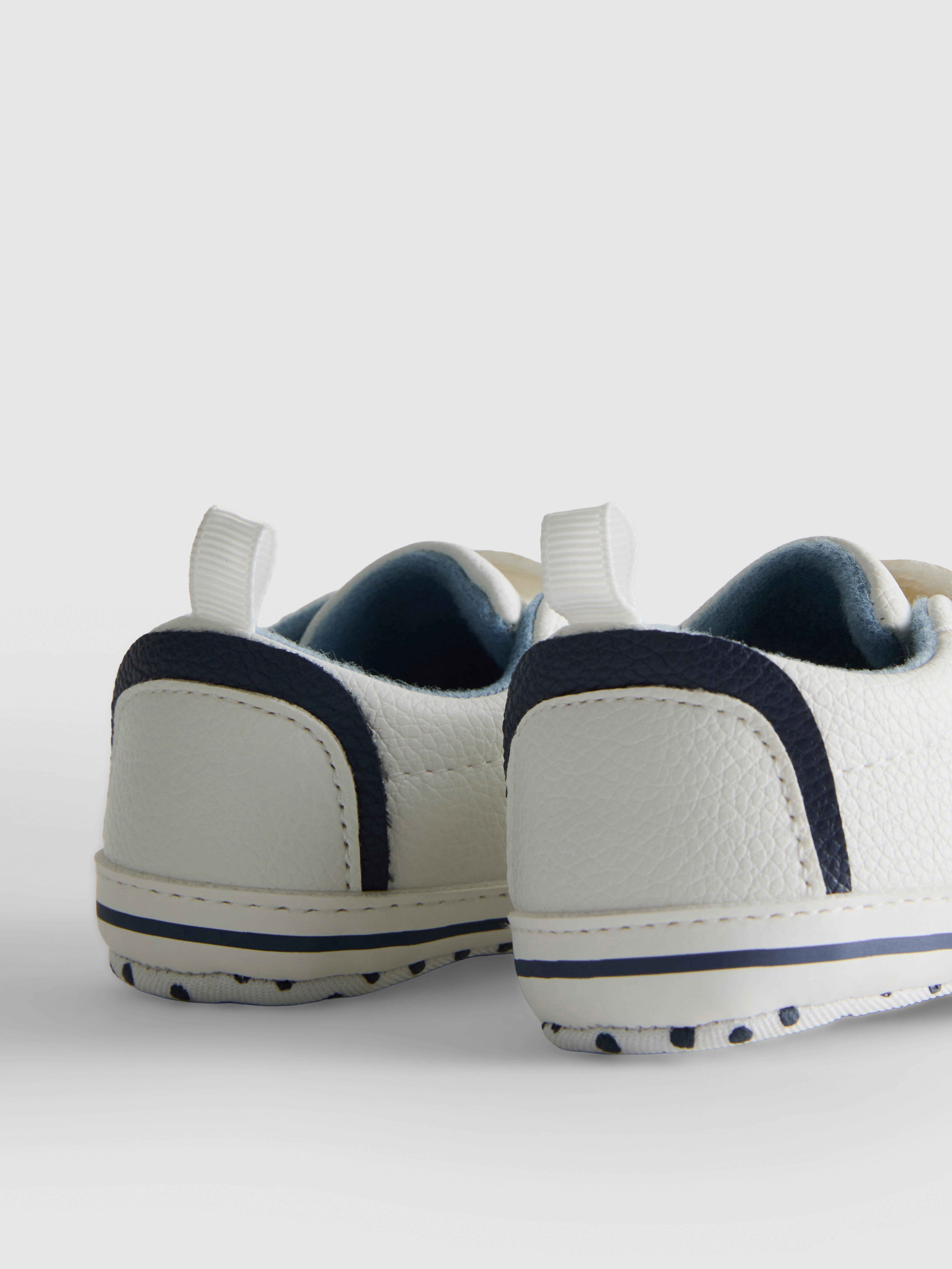 Baby Touch Fastening Trainers
