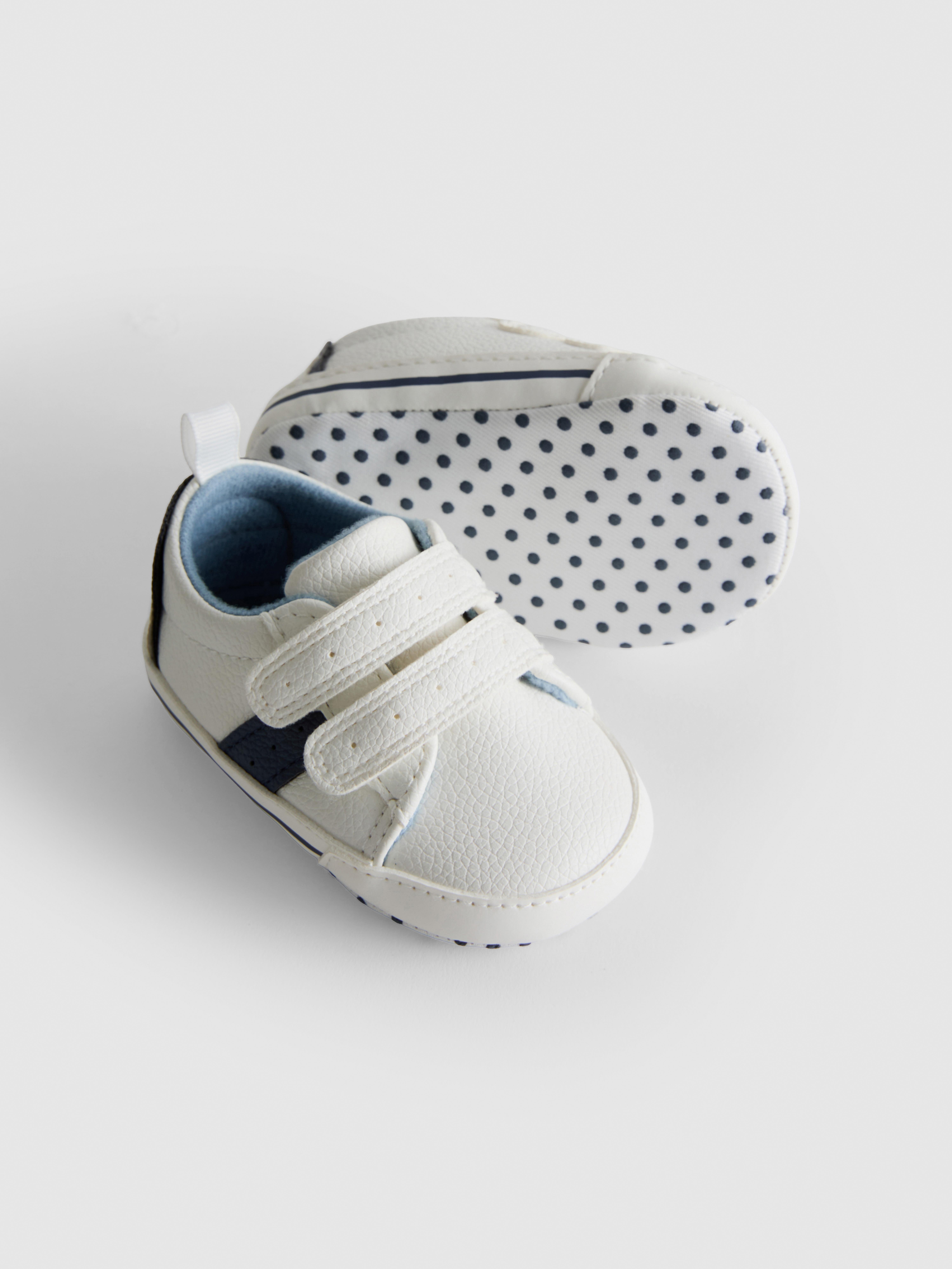 Baby Touch Fastening Trainers