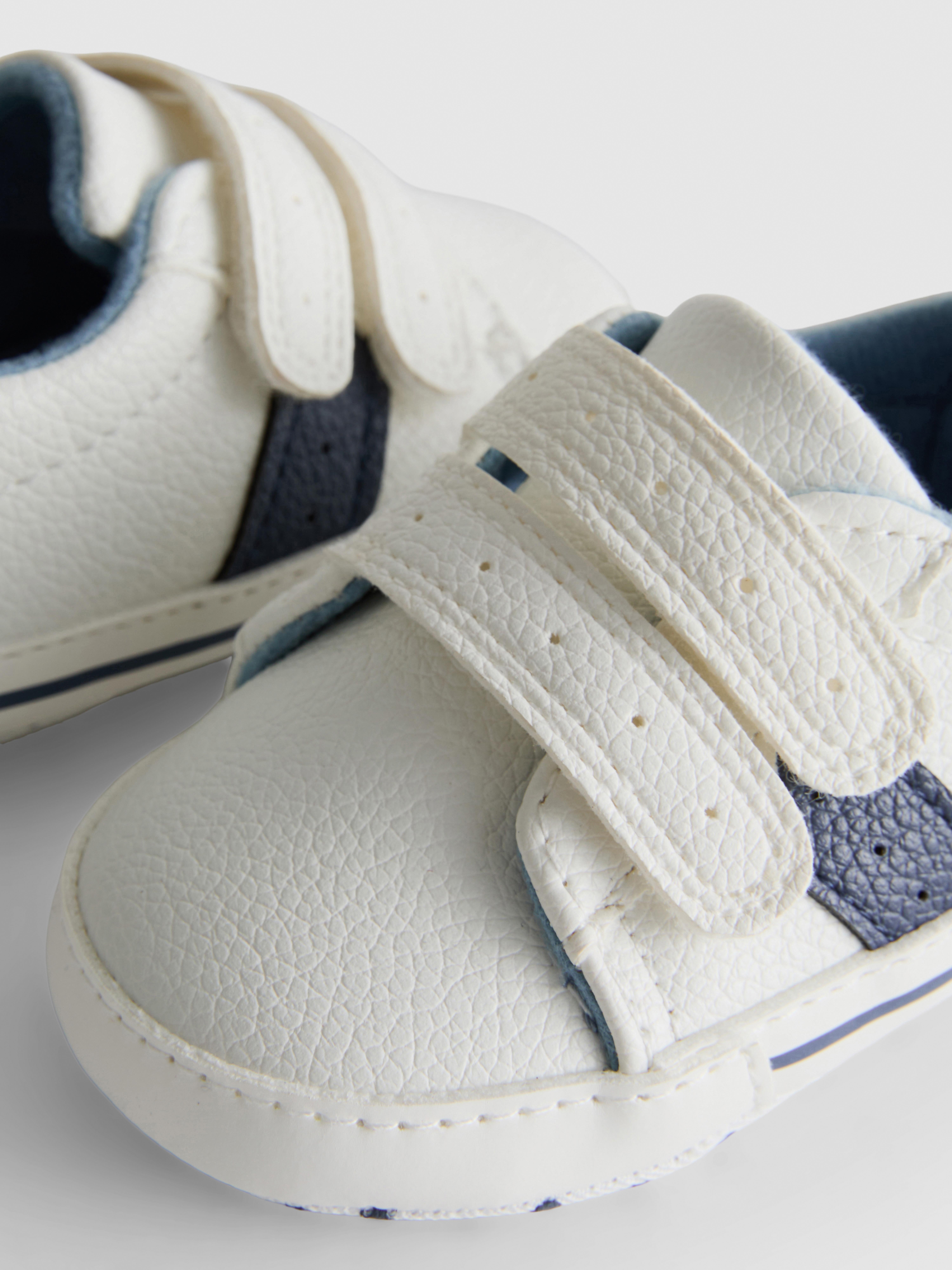 Baby Touch Fastening Trainers
